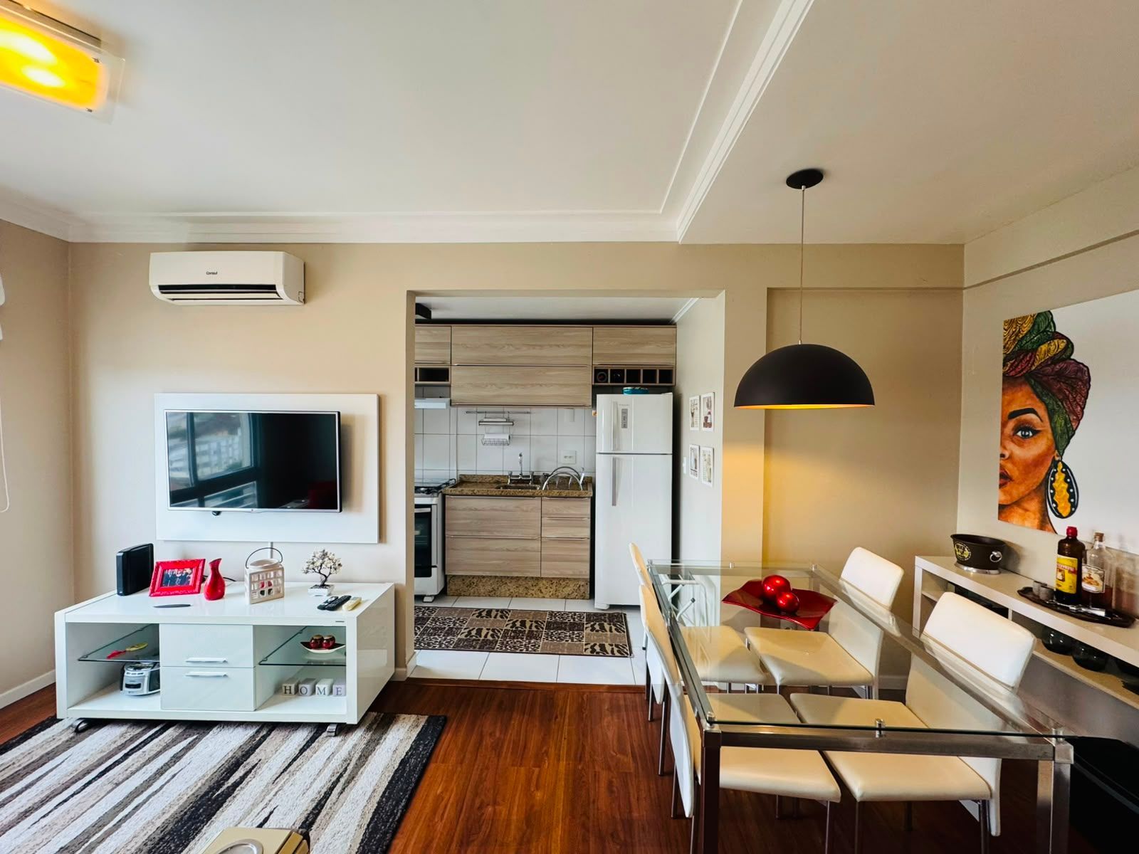 Apartamento 100% Mobiliado à Venda no Bairro Partenon – 2 Dormitórios, 1 Suíte, Elevador e Vaga de Garagem — foto 2