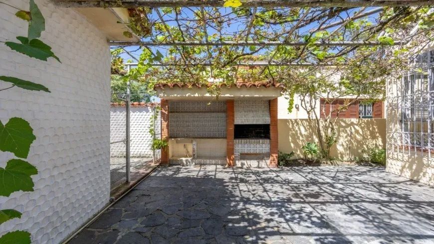 Casa Ampla com Pátio e Excelente Localização no Petrópolis — foto 28