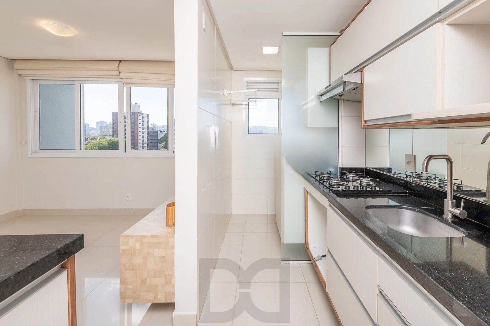 Apartamento de 2 Dormitórios com Suíte, 2 Vagas e Rooftop com Piscina no Petrópolis — foto 8