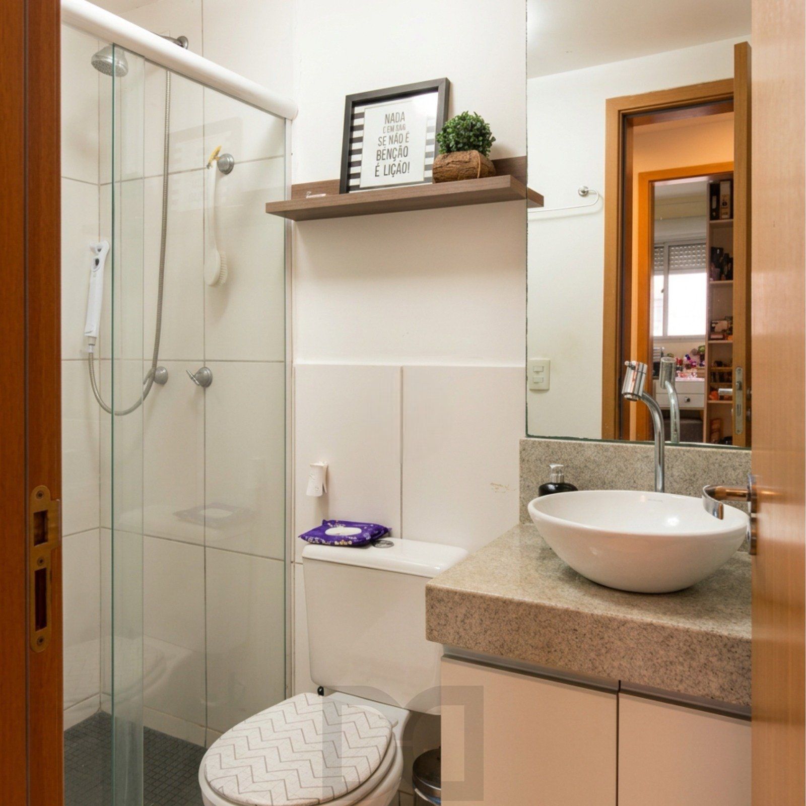 Apartamento Mobiliado com 2 Dormitórios, Suíte e Sacada com Churrasqueira — foto 11