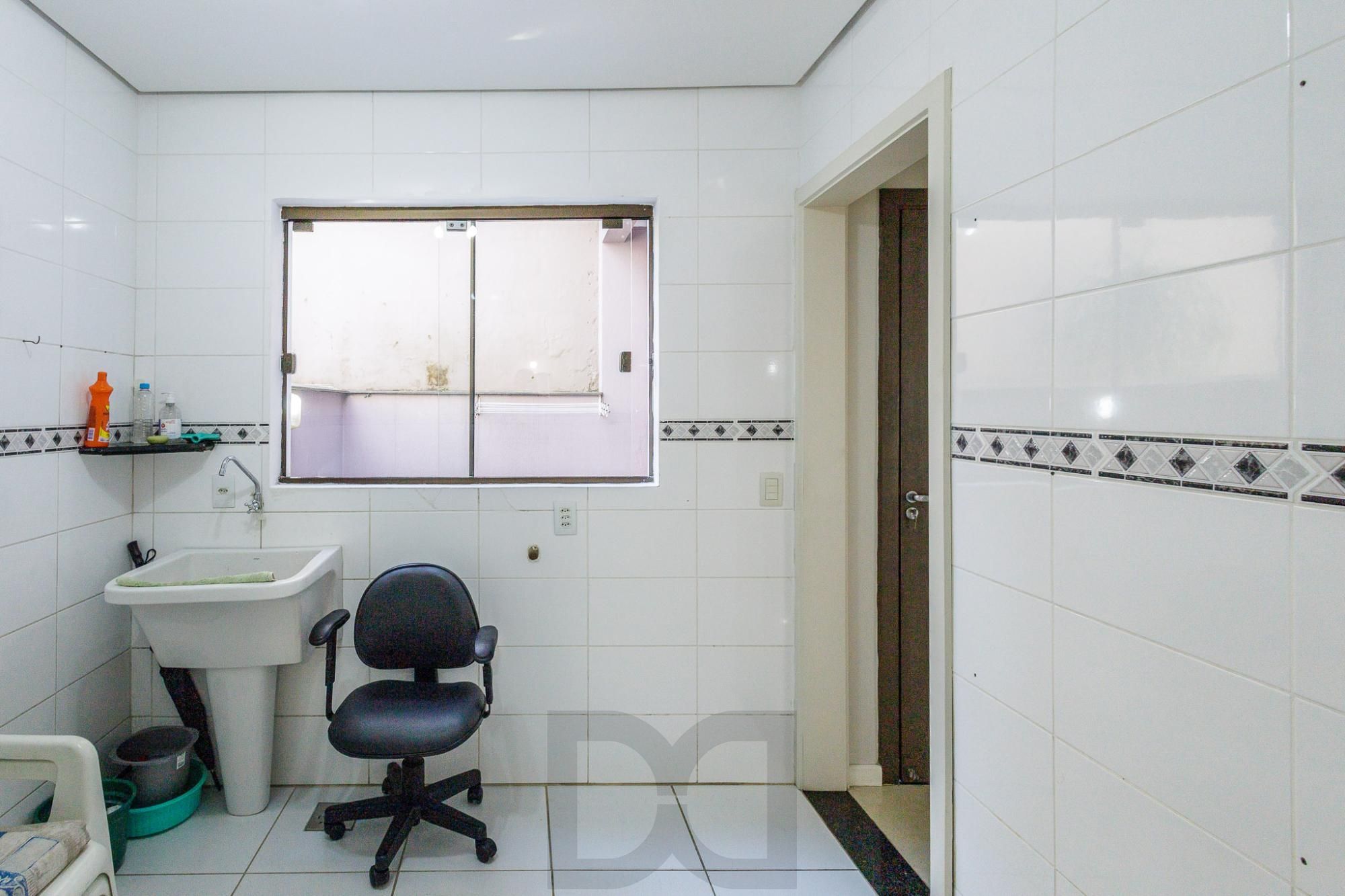 Casa de esquina com 4 dormitórios no Ecoville — foto 23