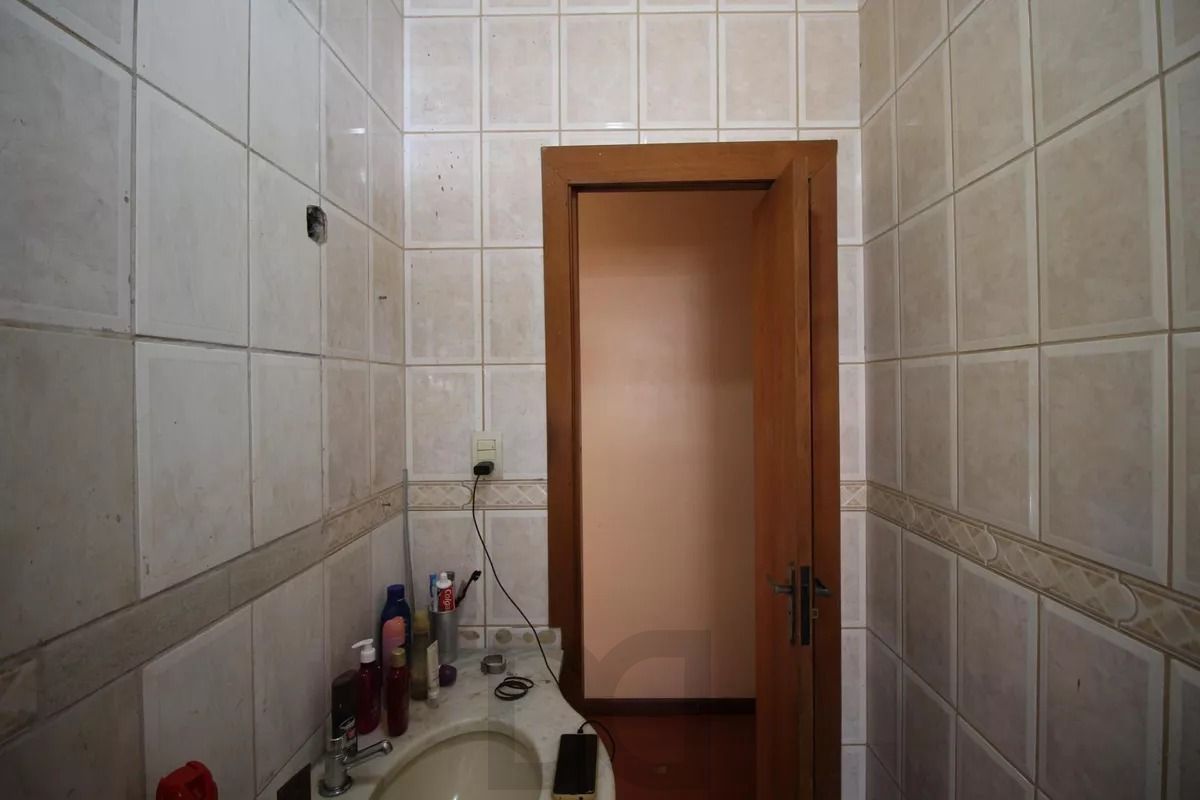 Apartamento 4 dormitórios transformados e 3 no Passo da Areia — foto 18
