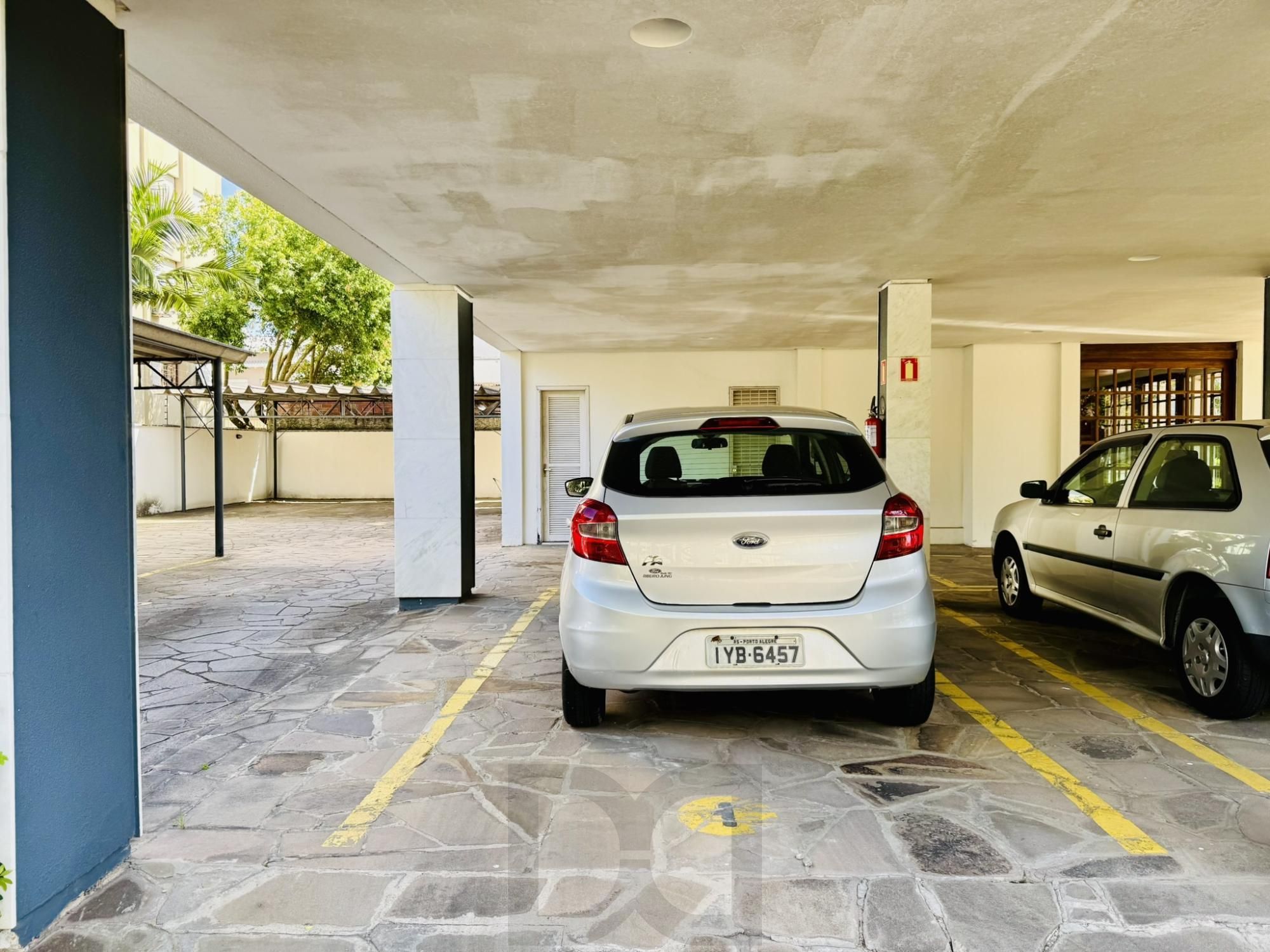 Apartamento 1 Dormitório Reformado com Sacada e Churrasqueira no Jardim Botânico — foto 18