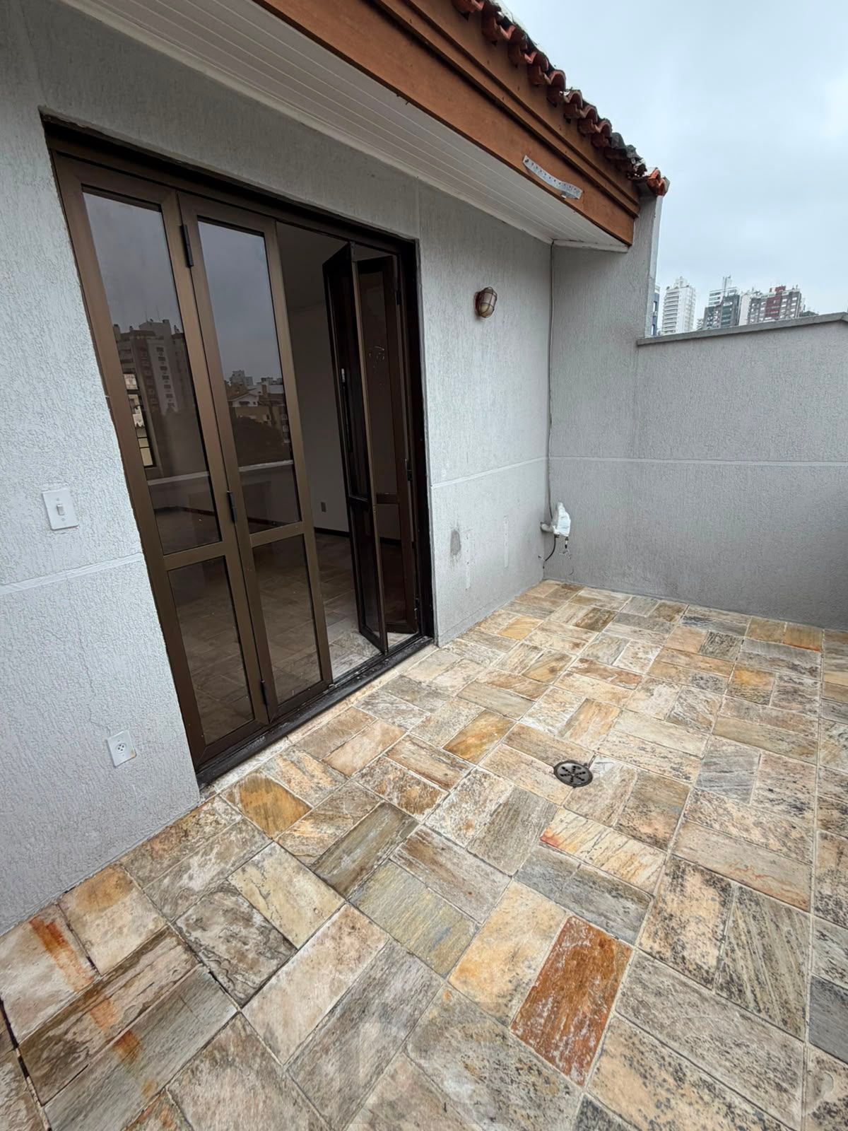 Sala Comercial de Cobertura à Venda – 91 m² Privativos na Av. Cel. Lucas de Oliveira — foto 2