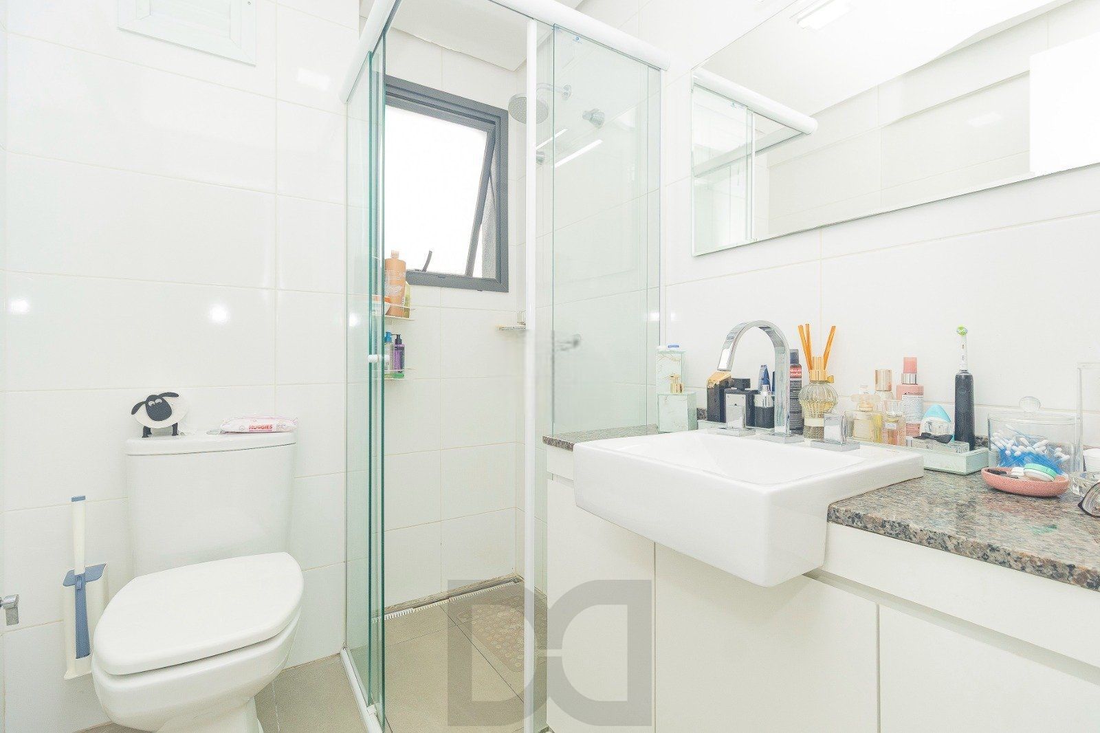 Apartamento Reformado com 2 Dormitórios, 2 Vagas e Churrasqueira no Mont Serrat — foto 15