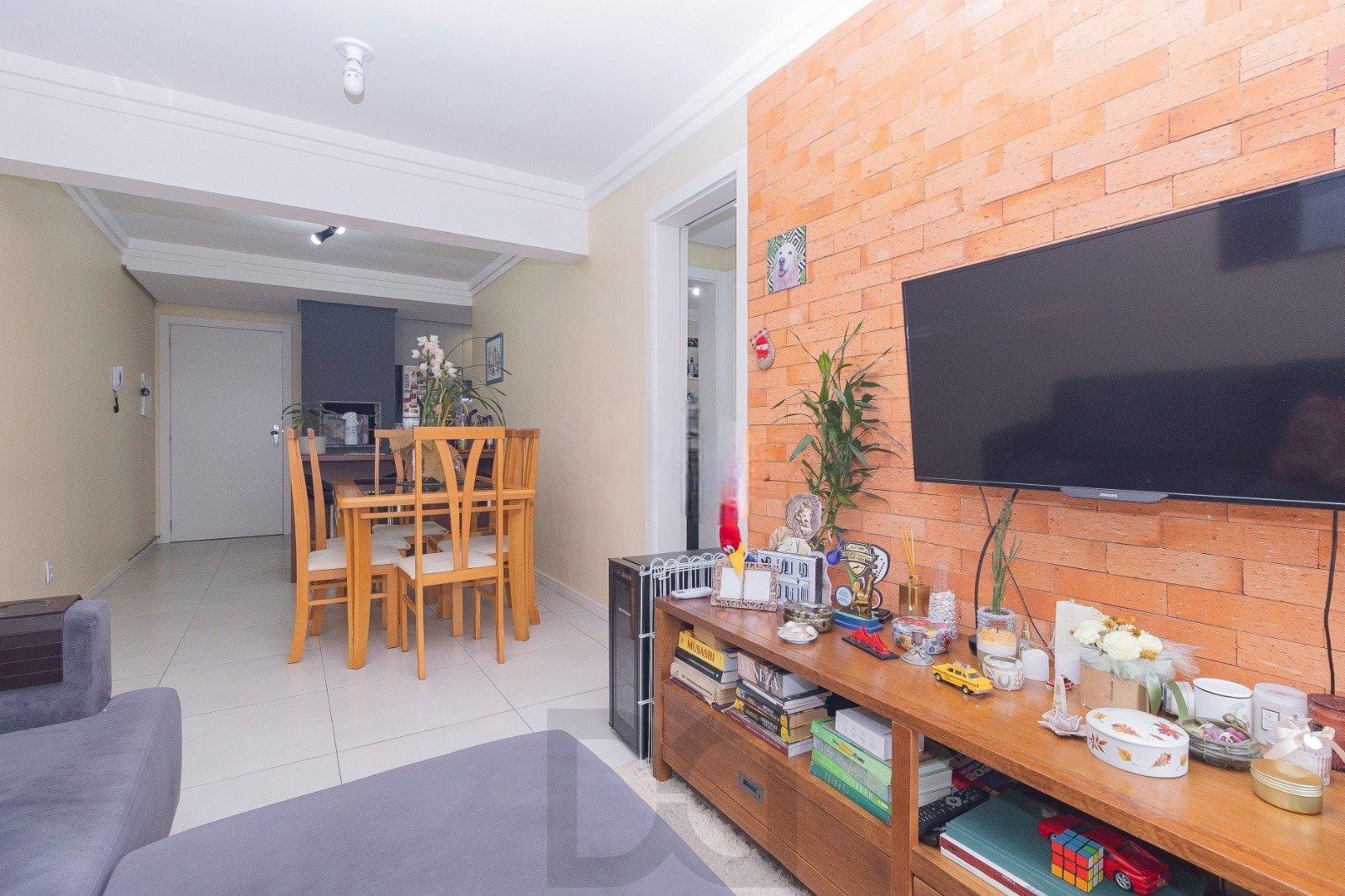 Apartamento Reformado com 2 Dormitórios, 2 Vagas e Churrasqueira no Mont Serrat — foto 5