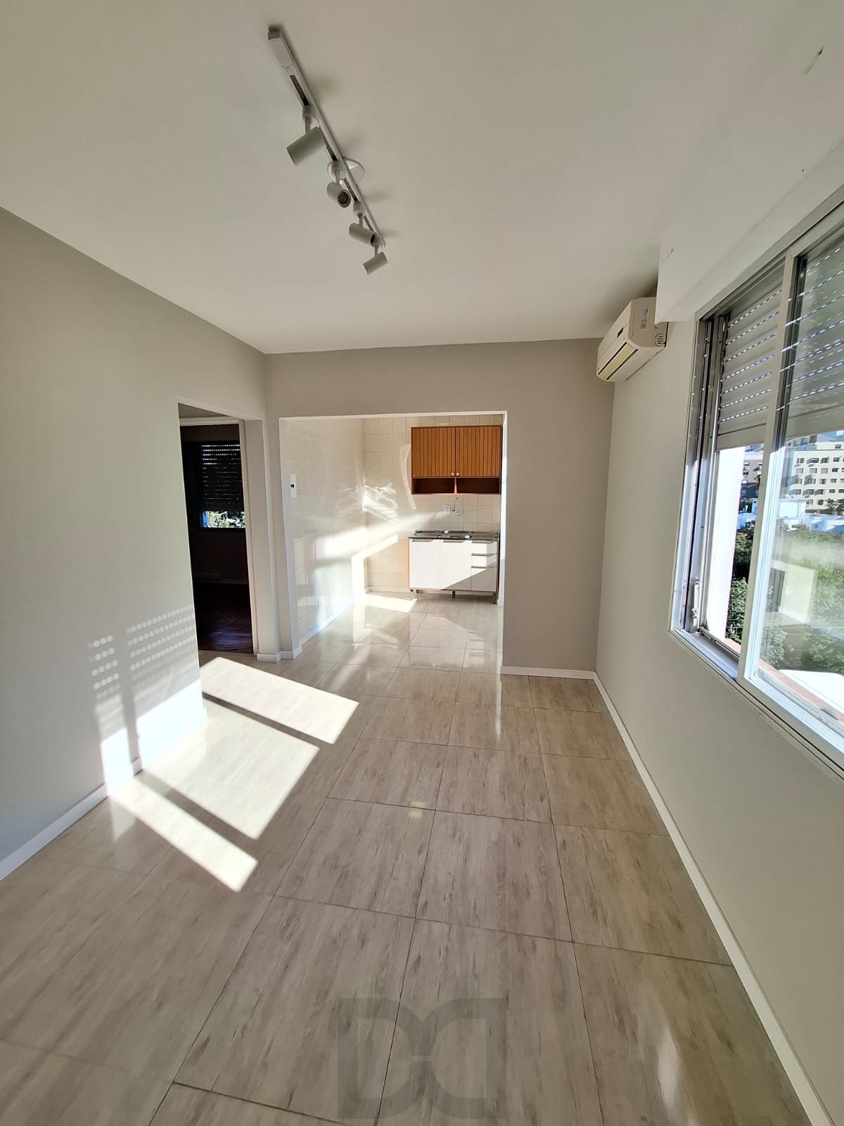 Apartamento com 2 quartos, 47m², reformado, bairro Petrópolis — foto 3