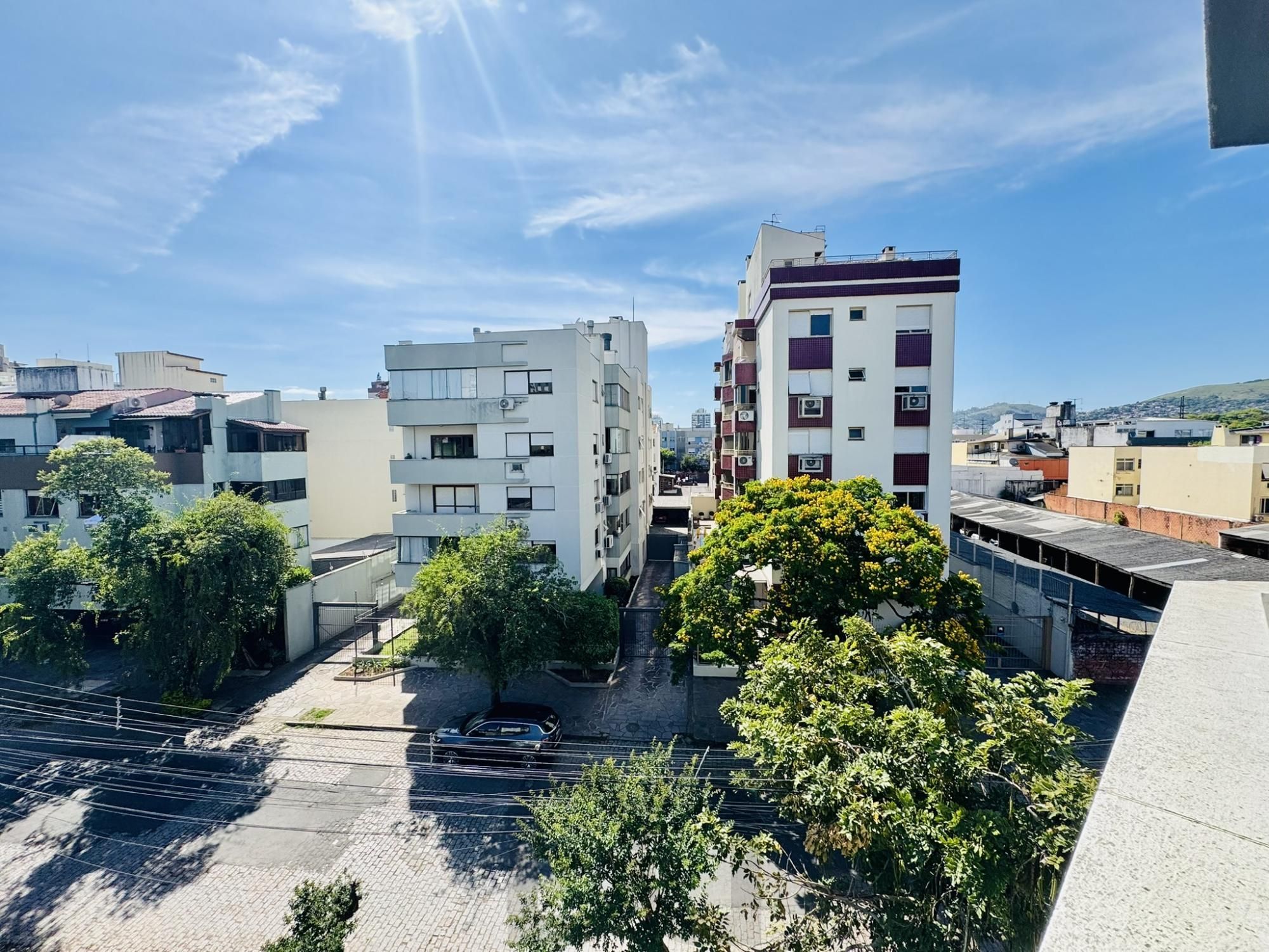 Apartamento 1 Dormitório Reformado com Sacada e Churrasqueira no Jardim Botânico — foto 6