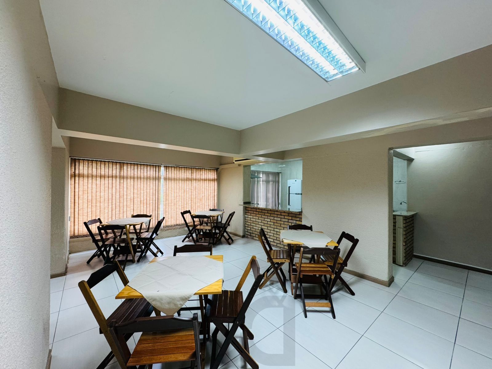 Apartamento com 2 quartos, 47m², reformado, bairro Petrópolis — foto 21