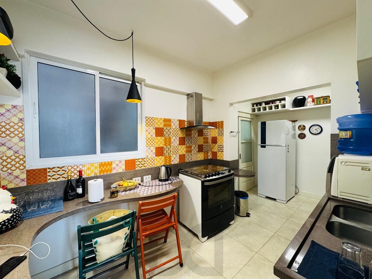 Apartamento Semimobiliado com 3 Dormitórios, 1 Suíte e Elevador — foto 8