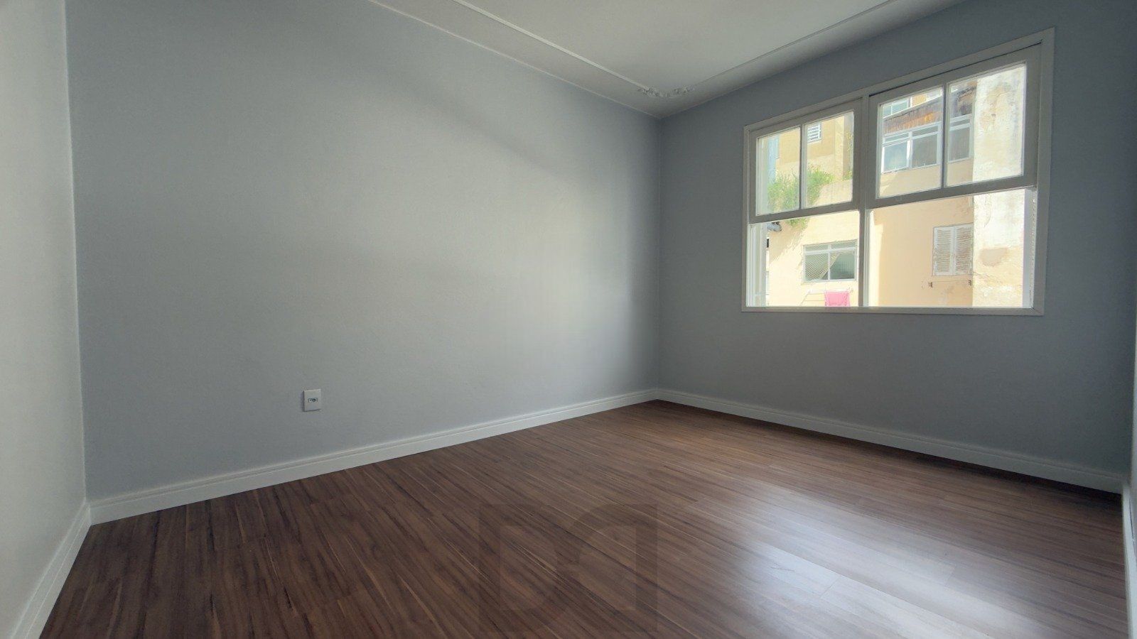 Apartamento Reformado de 1 Dormitório na Cidade Baixa com 47m² e Baixo Custo Condominial — foto 1