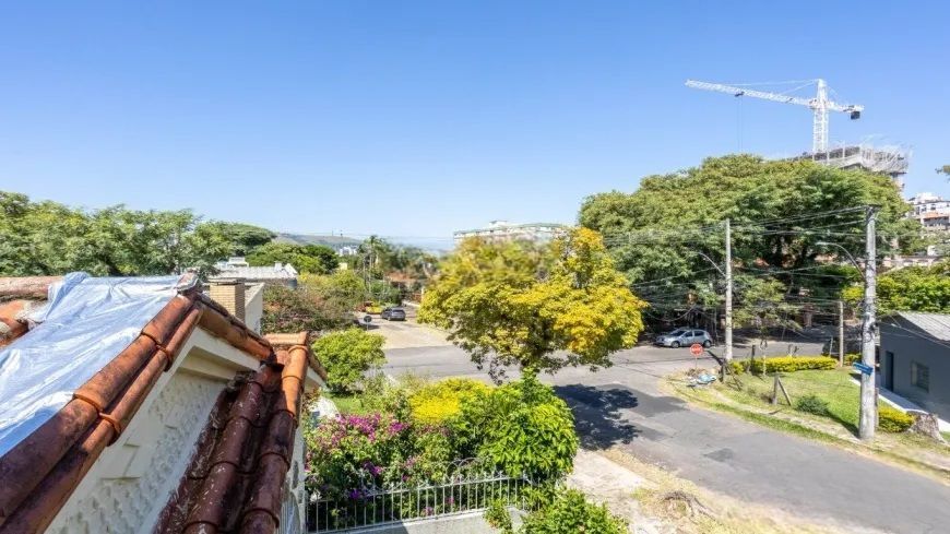 Casa Ampla com Pátio e Excelente Localização no Petrópolis — foto 31