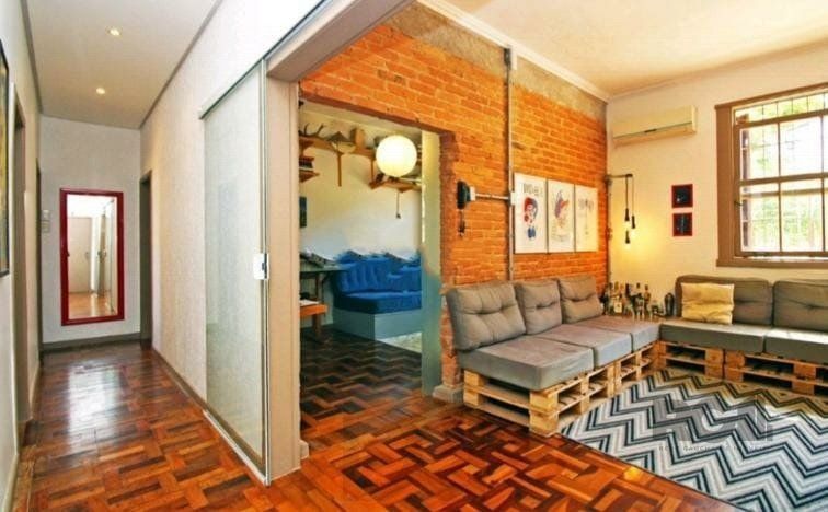 Apartamento Reformado com 3 Dormitórios e 3 Vagas no Petrópolis — foto 1