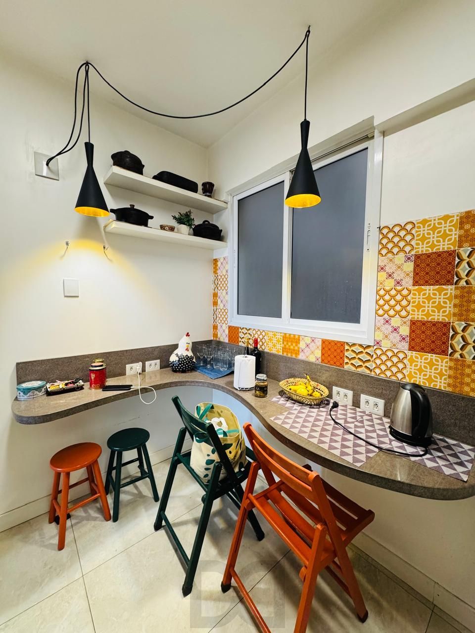 Apartamento Semimobiliado com 3 Dormitórios, 1 Suíte e Elevador — foto 9