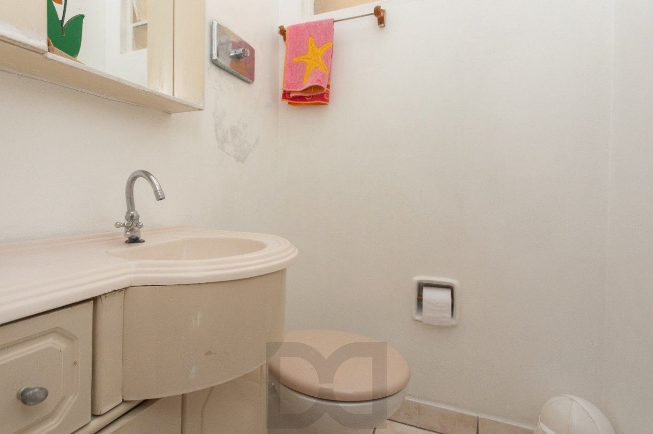 Amplo Apartamento de 3 Dormitórios com Churrasqueira no Bairro Floresta — foto 25
