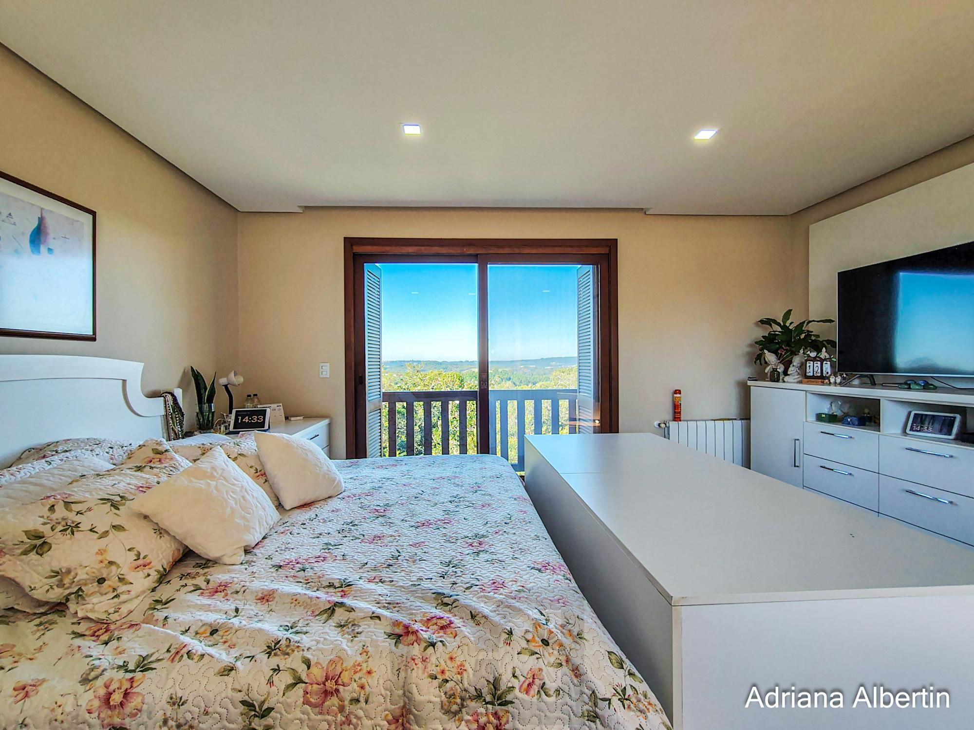 Casa estilo sítio no Alphaville Porto Alegre | Lago com carpas, pomar e vista permanente para o verde — foto 30