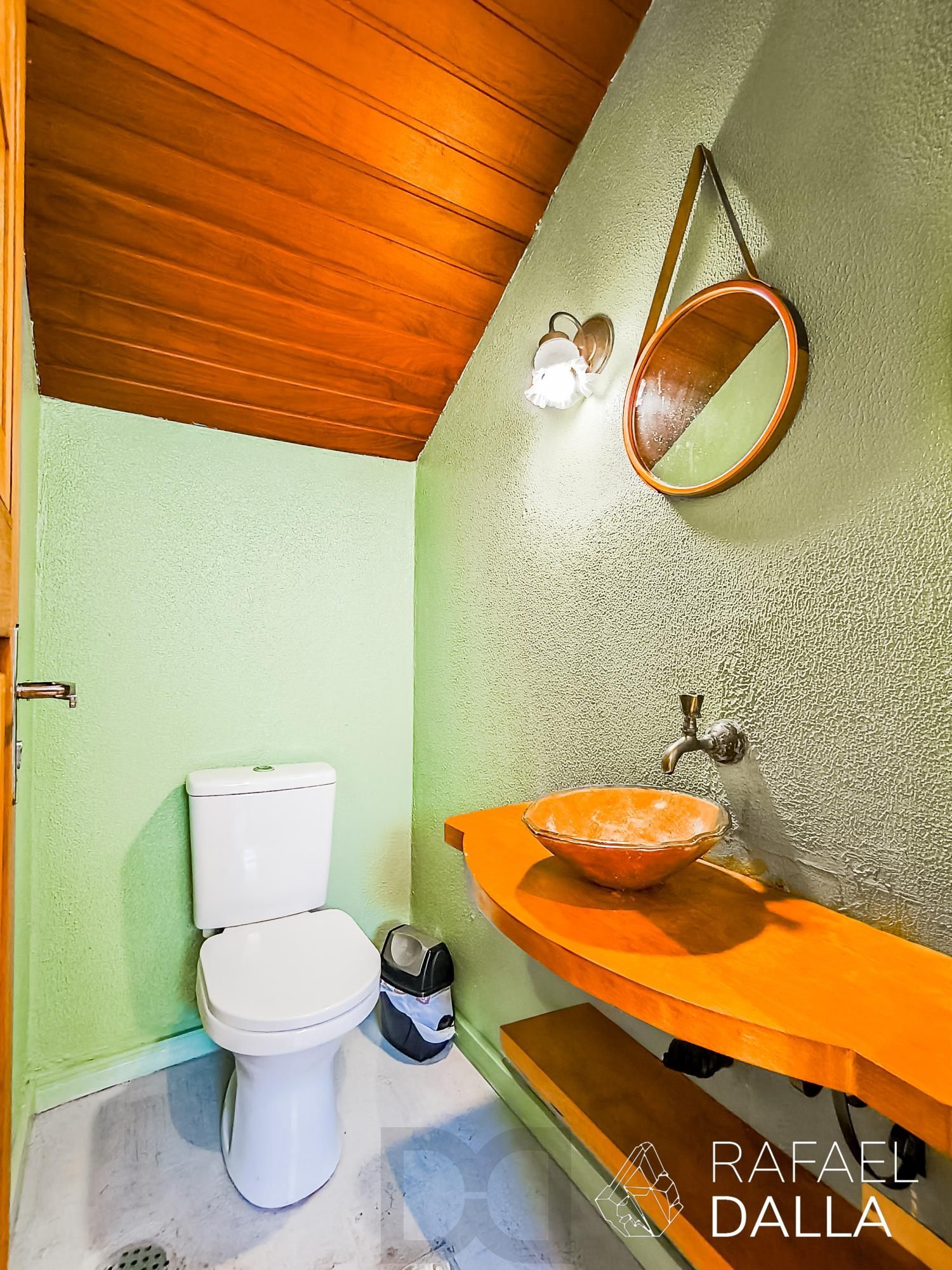 Casa impecável na Lopo Gonçalves com 4 dormitórios, garagem e pátio amplo — foto 4
