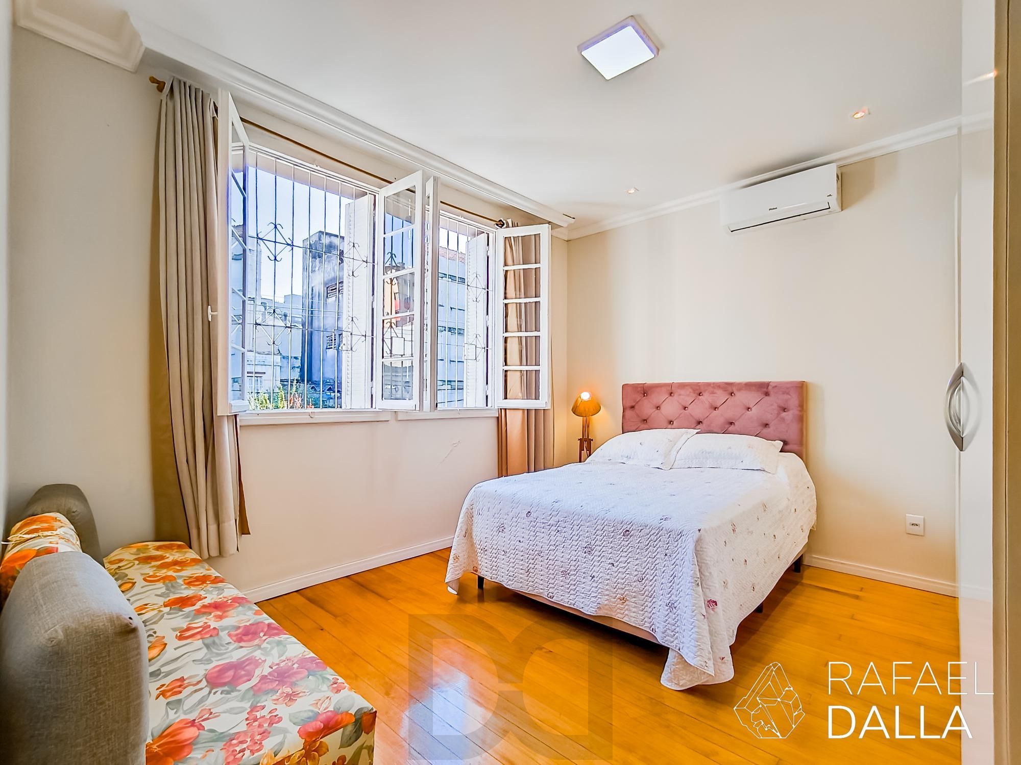 Casa impecável na Lopo Gonçalves com 4 dormitórios, garagem e pátio amplo — foto 35