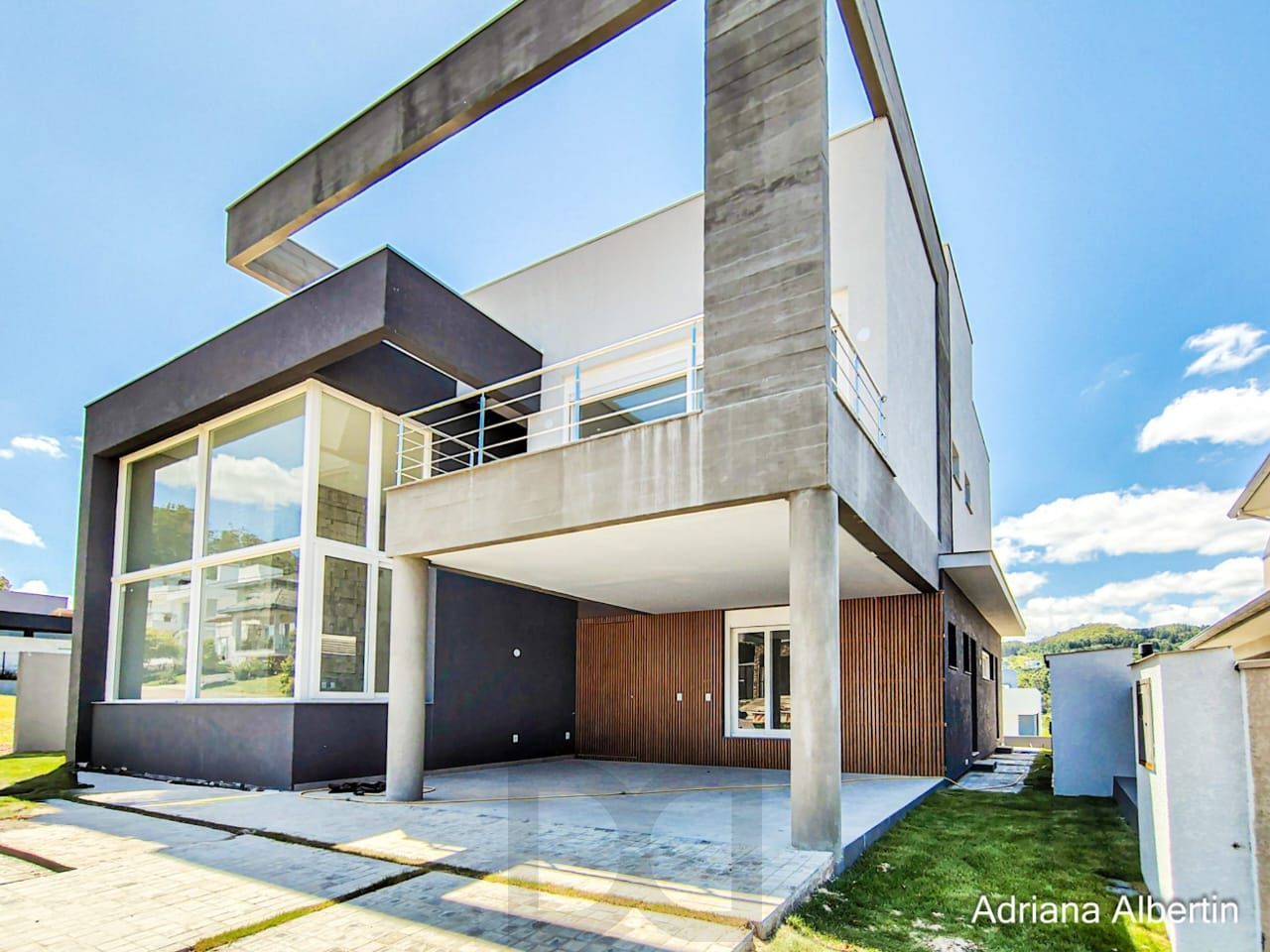 Casa em Alphaville com 3 suítes e pátio amplo — foto 4