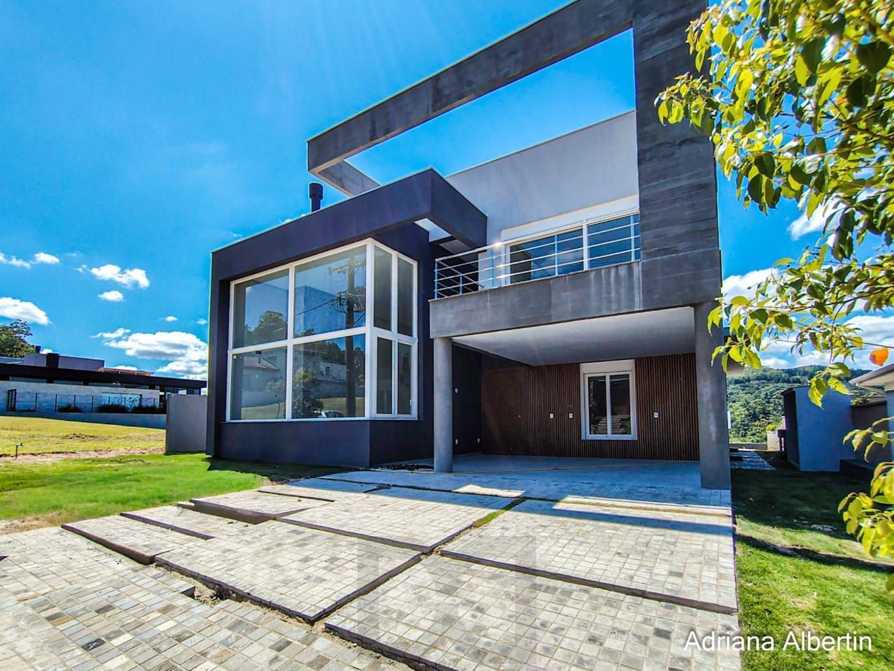 Casa em Alphaville com 3 suítes e pátio amplo — foto 3