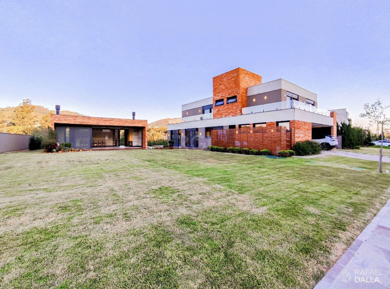 Casa Condominio para Venda - 477m², 4 dormitórios, sendo 4 suites, 4 vagas - Alphaville — foto 3