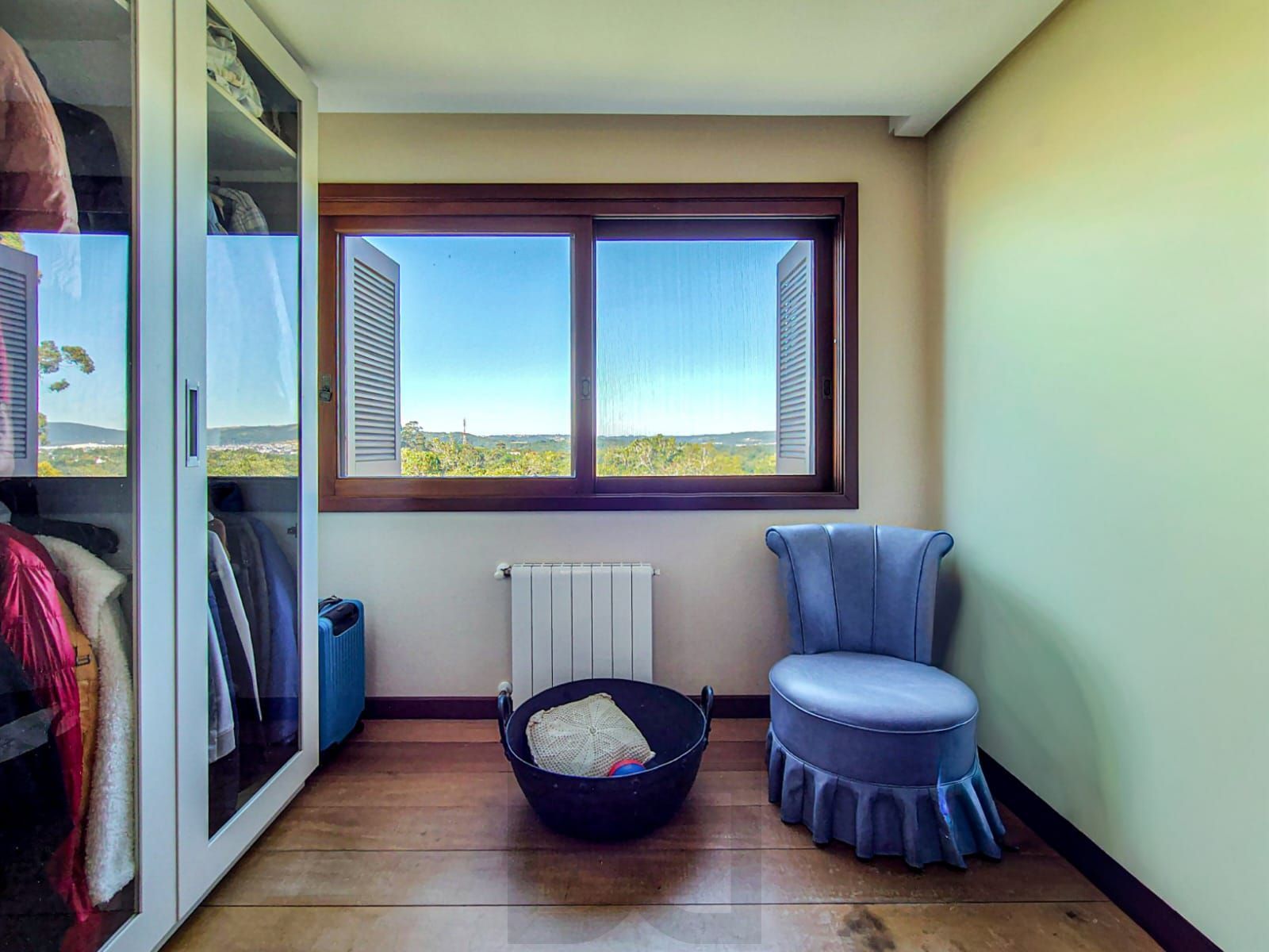 Casa estilo sítio no Alphaville Porto Alegre | Lago com carpas, pomar e vista permanente para o verde — foto 41