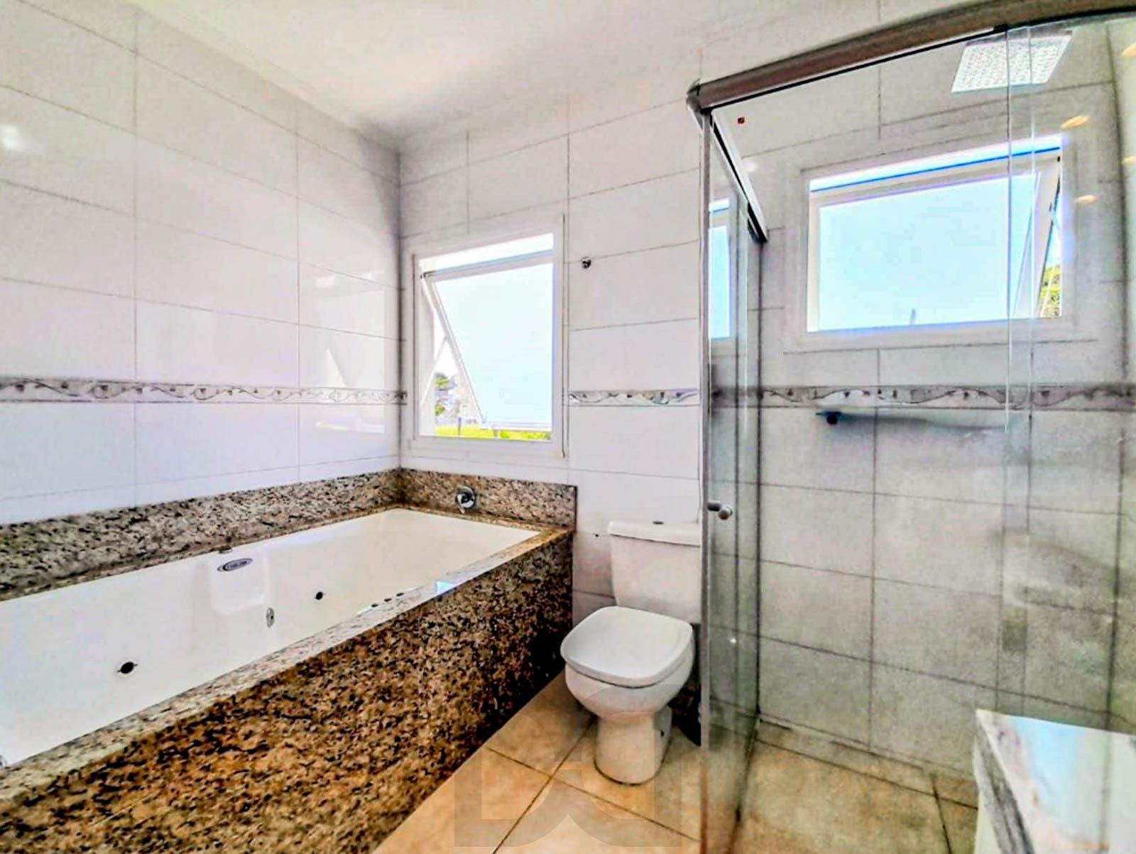 Casa de esquina com 183m² - 3 dorm, 1 suite - Guarujá — foto 8