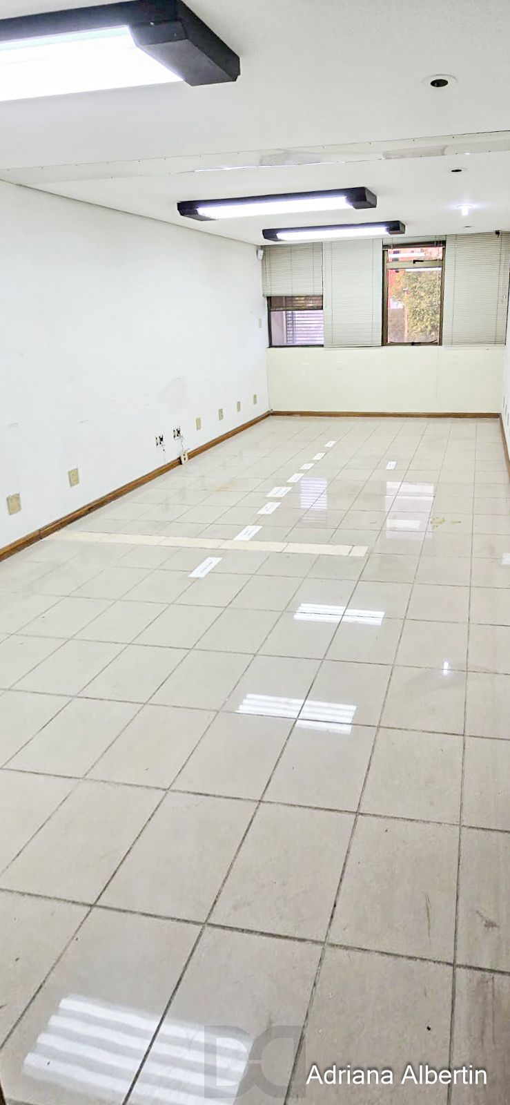 Prédio comercial com 239m² — foto 4