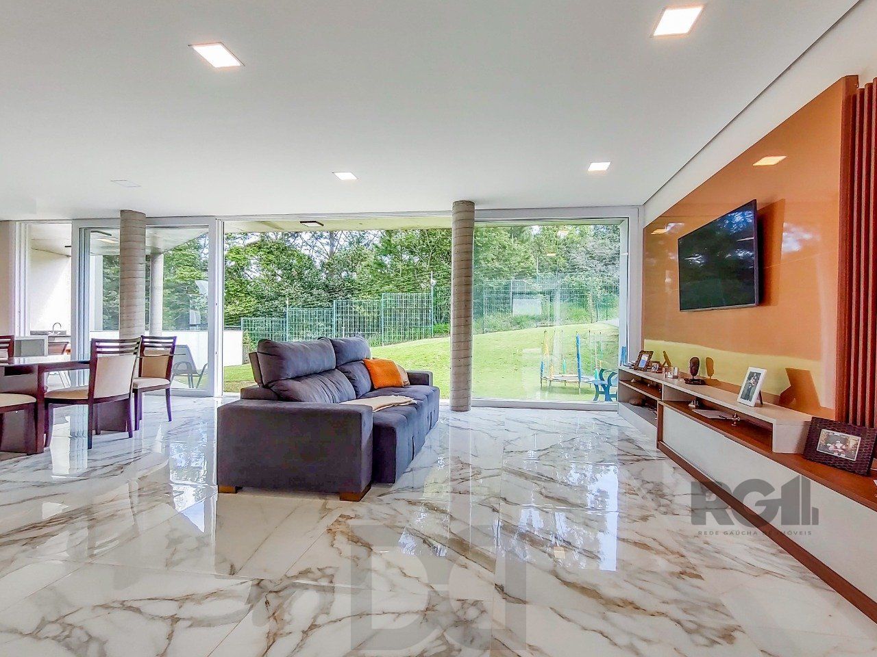 Casa com 284m² - em terreno de 566m² - Alphaville Porto Alegre — foto 5