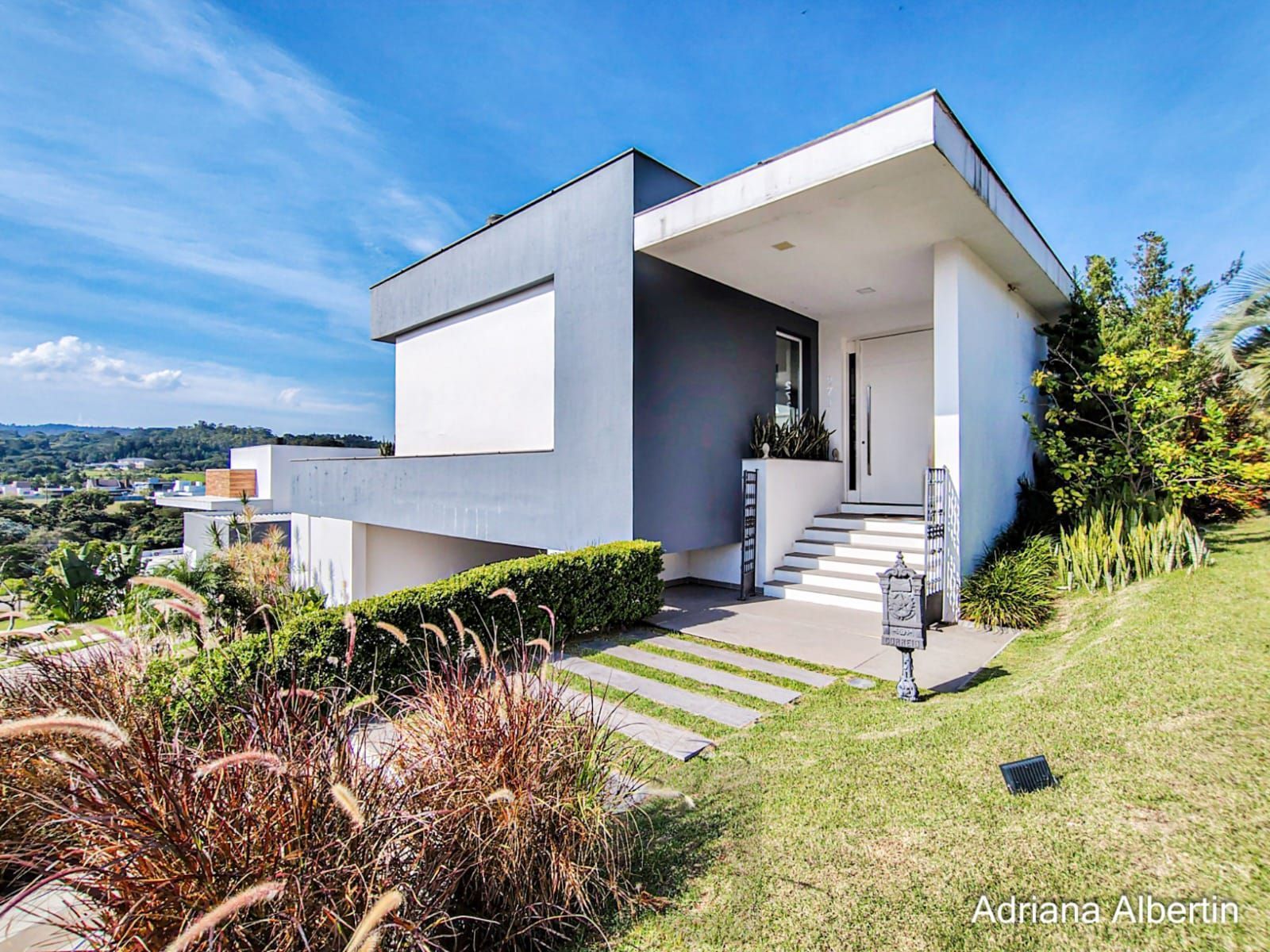Casa com 660m² no Alphaville Porto Alegre para quem quer espaço, vista e personalidade — sem cair no padrão genérico — foto 3