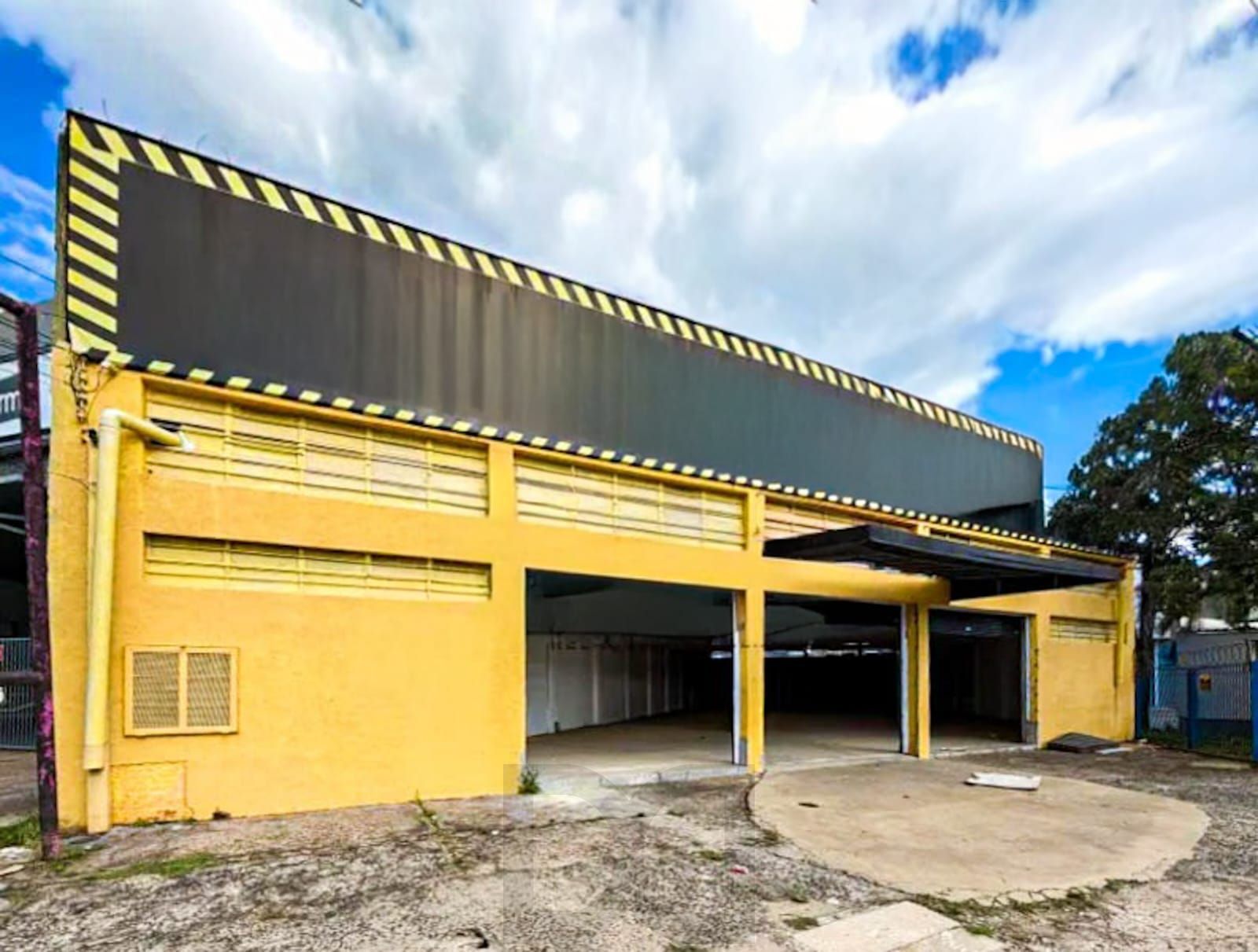 Pavilhão desocupado com 608m² privativo — foto 2
