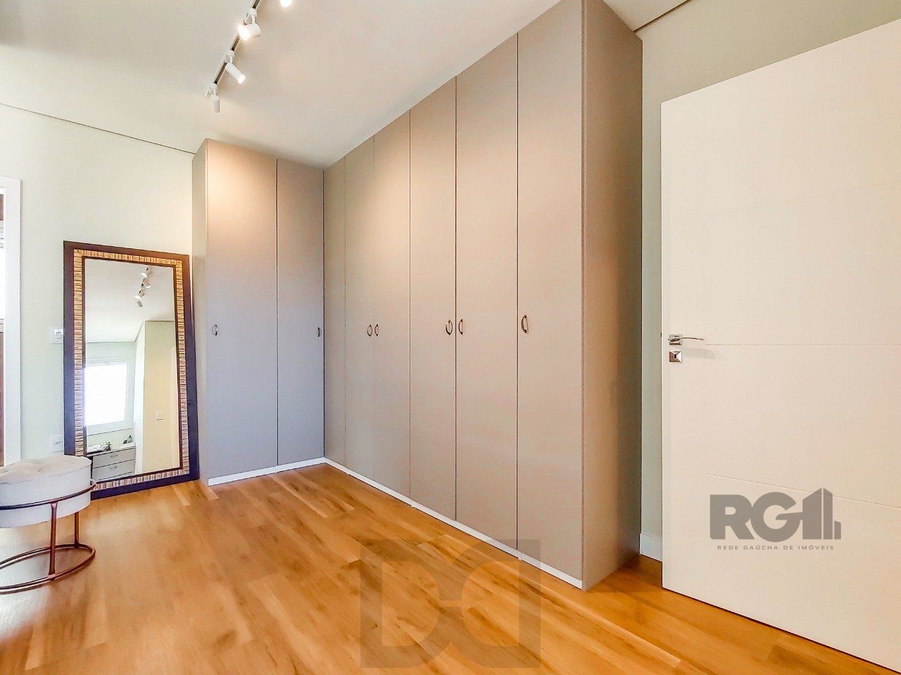 Casa com 284m² - em terreno de 566m² - Alphaville Porto Alegre — foto 34