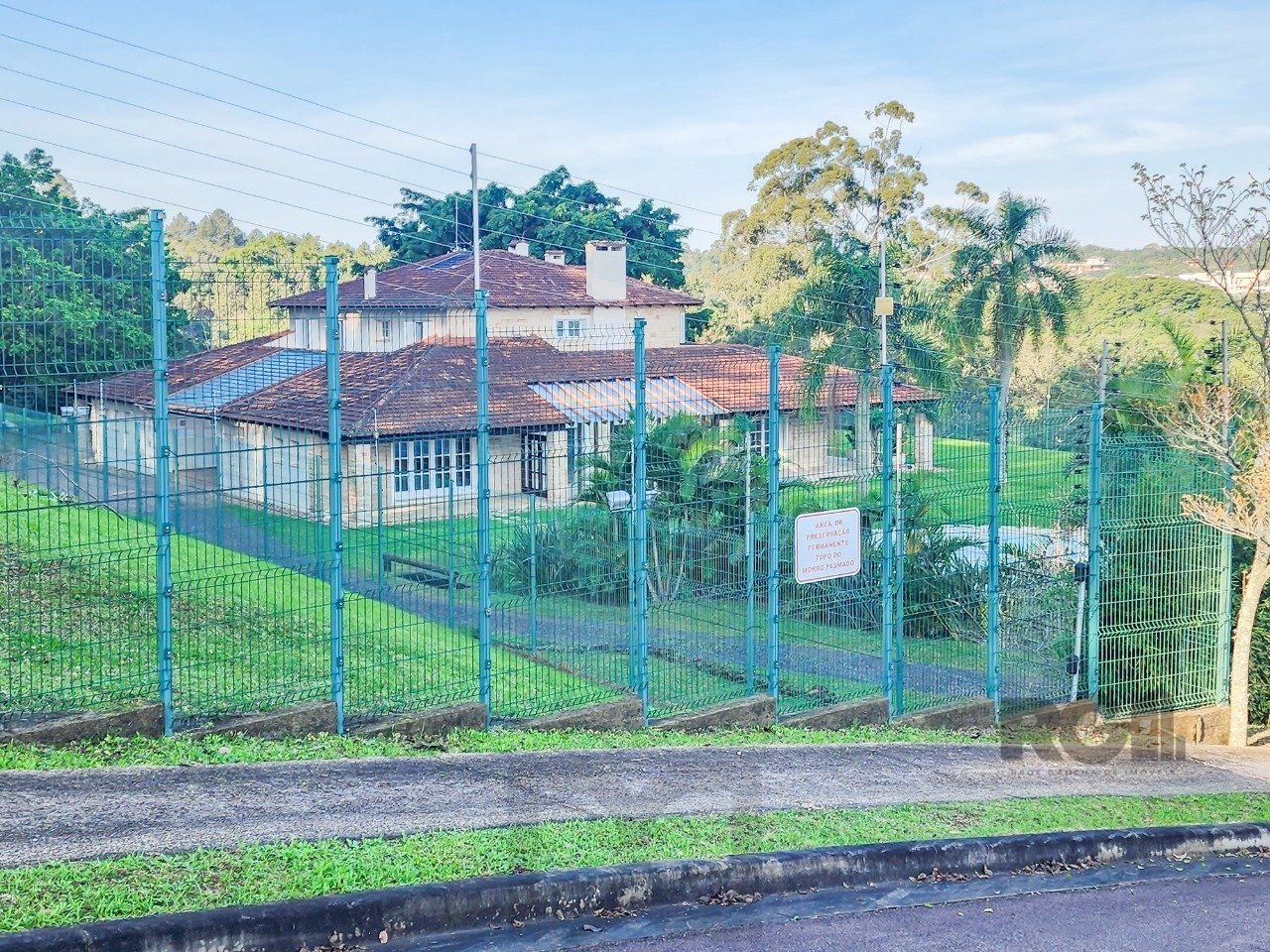 Casa de Fazenda com 1.318m² — foto 2