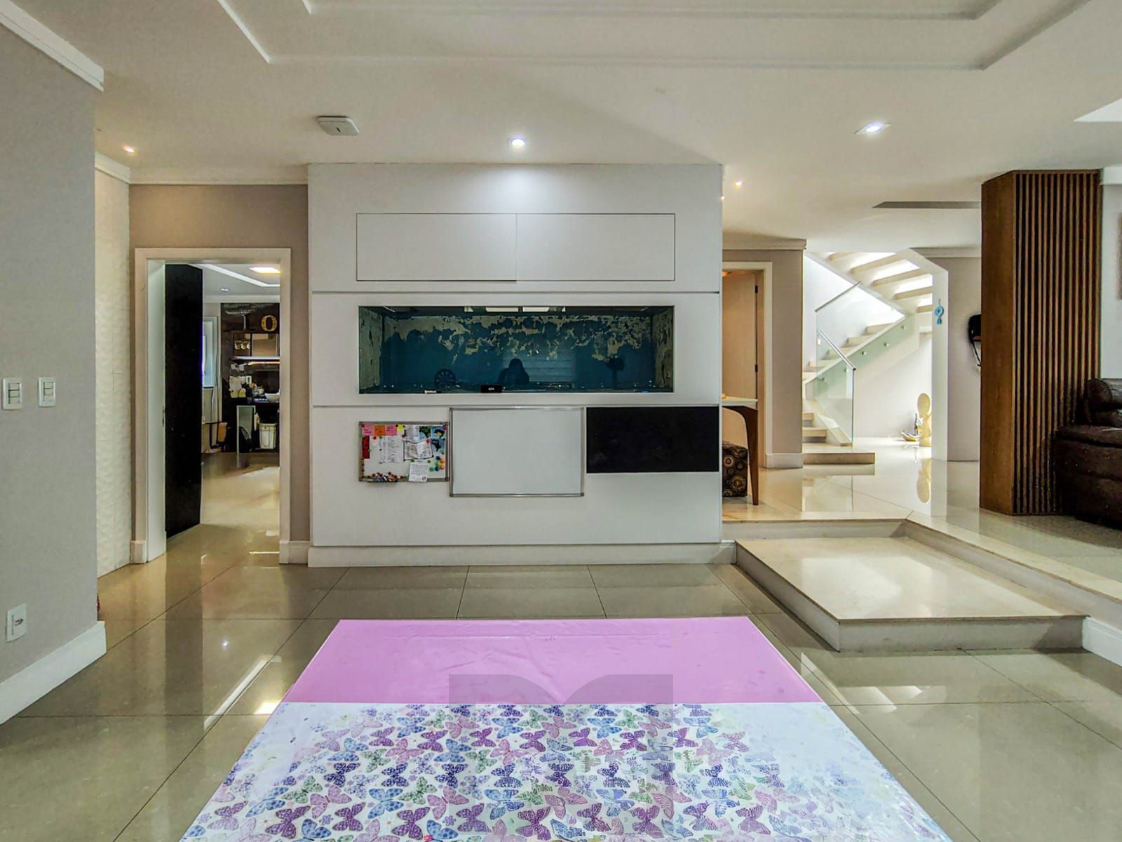 Casa mobiliada com 377m² com 4 dormitórios — foto 9