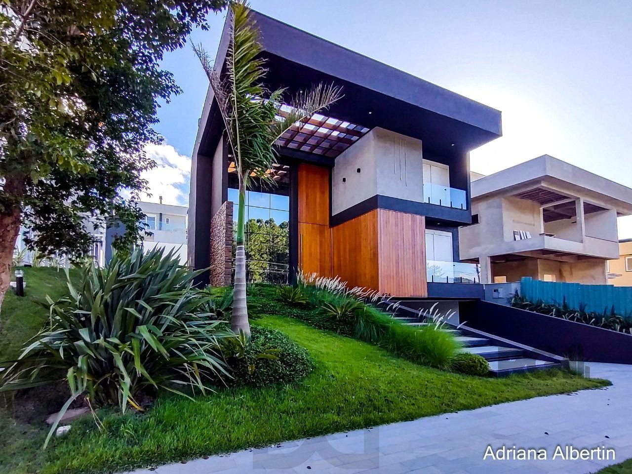 Casa Condominio para Venda - 266.44m², 4 dormitórios, sendo 4 suites, 2 vagas - Alphaville — foto 2