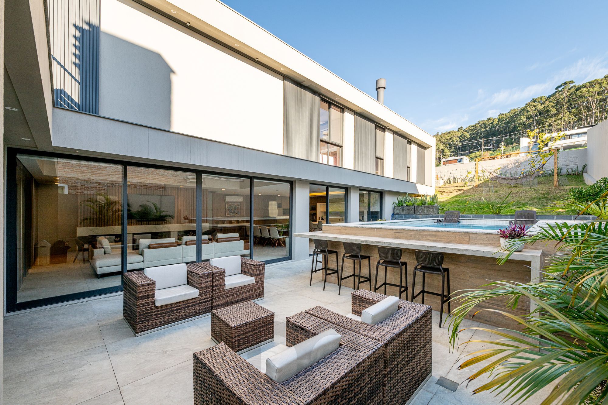 Casa ampla e aconchegante no Alphaville com piscina e segurança 24h — foto 31