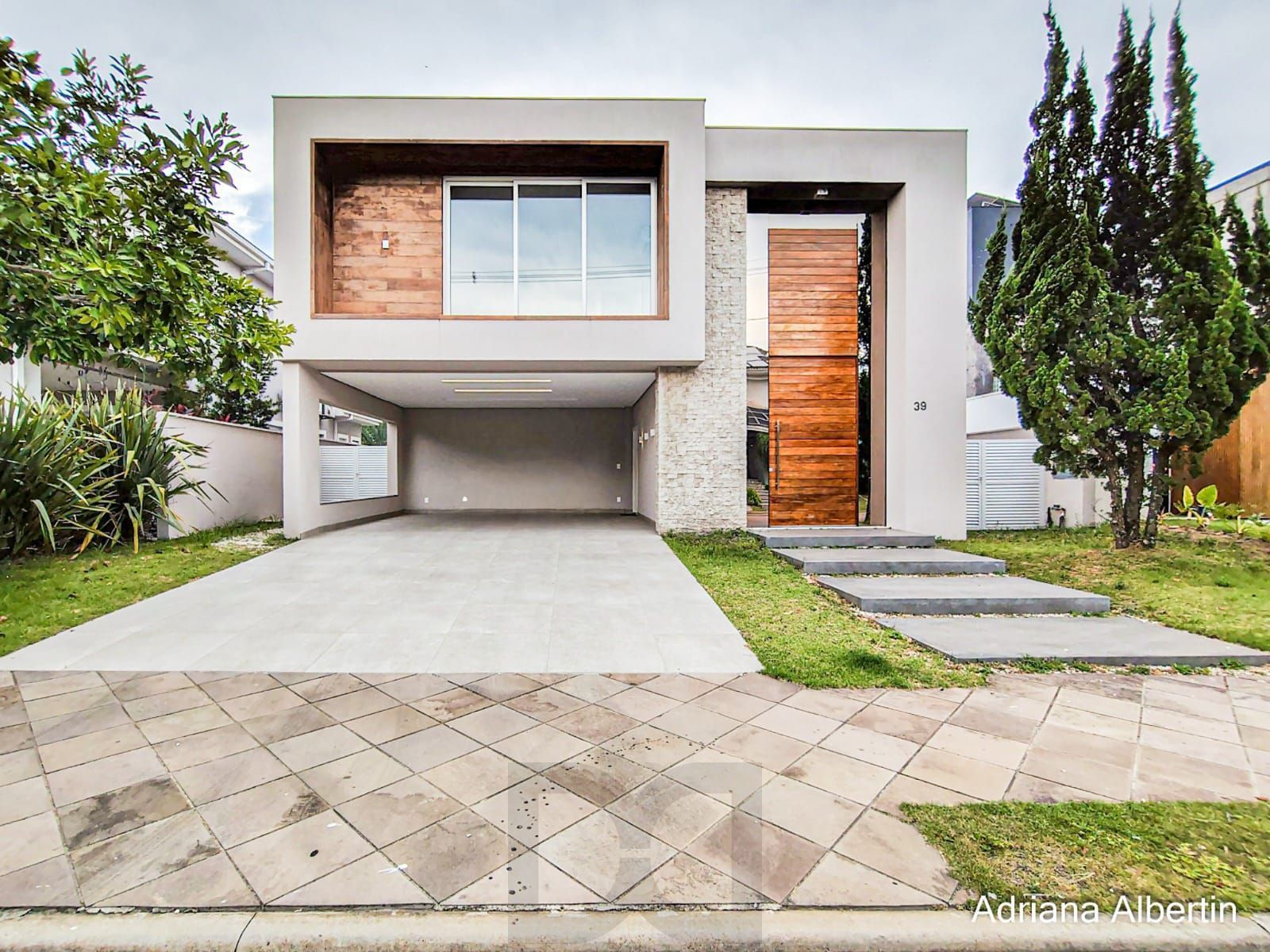 Casa com 400m² e 4 suítes — foto 1