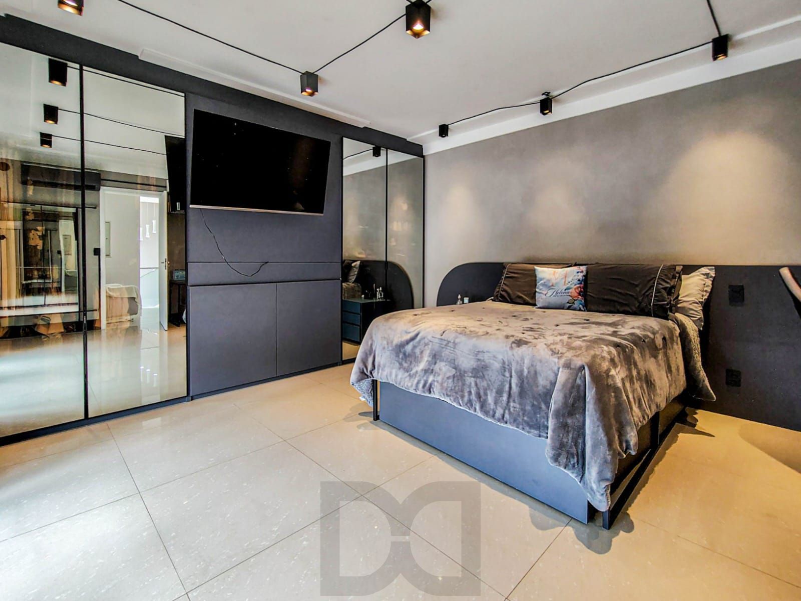 Casa mobiliada com 377m² com 4 dormitórios — foto 48