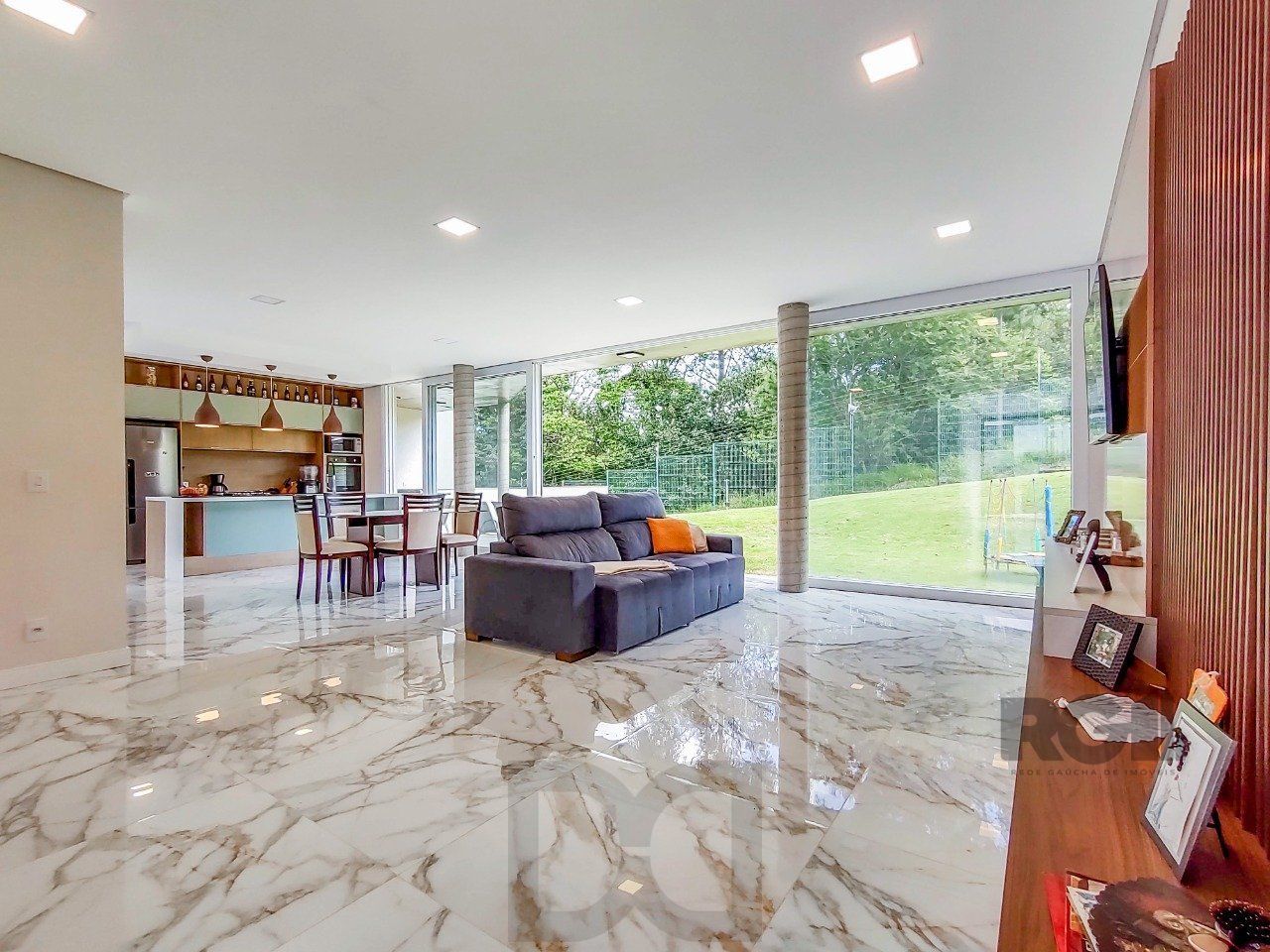 Casa com 284m² - em terreno de 566m² - Alphaville Porto Alegre — foto 4