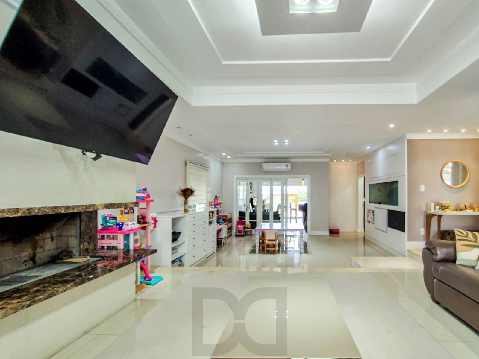 Casa mobiliada com 377m² com 4 dormitórios — foto 6