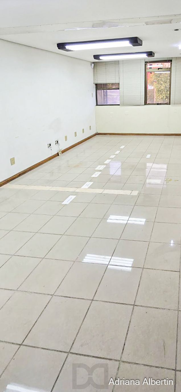 Prédio comercial com 239m² — foto 1