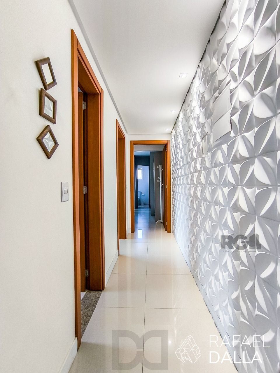 Na Rua Barão do Gravataí: Apartamento de 2 Dormitórios com Suíte e Churrasqueira, em estado de novo e LINDO, vaga de garagem. — foto 10