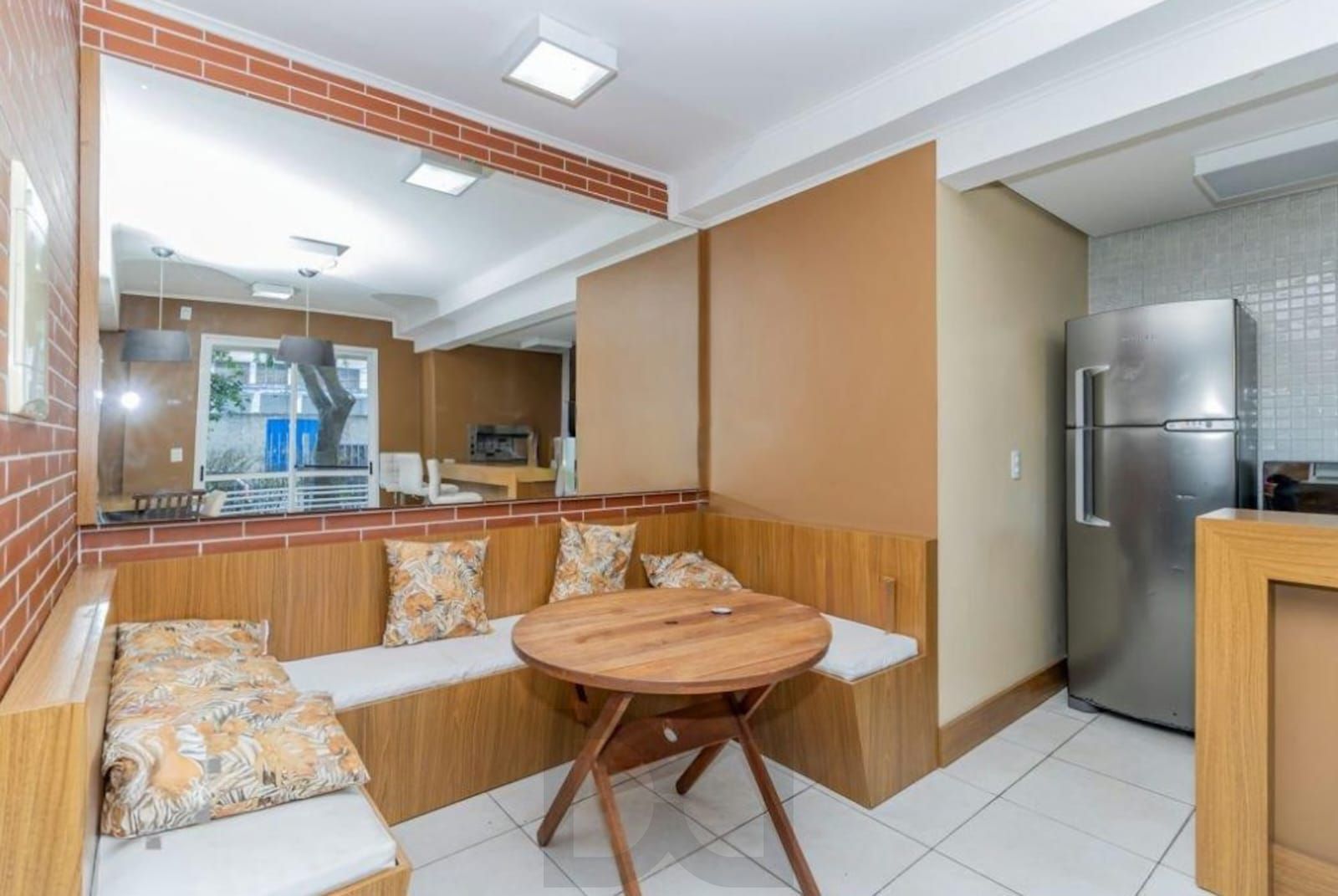 Apartamento de Frente, 2 dorm, 51,75m² - Partenon — foto 13