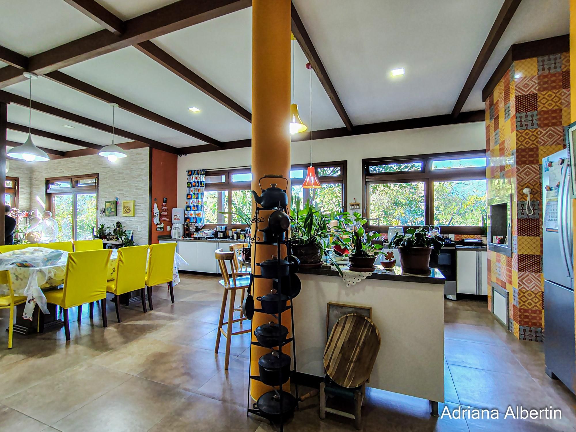 Casa estilo sítio no Alphaville Porto Alegre | Lago com carpas, pomar e vista permanente para o verde — foto 56