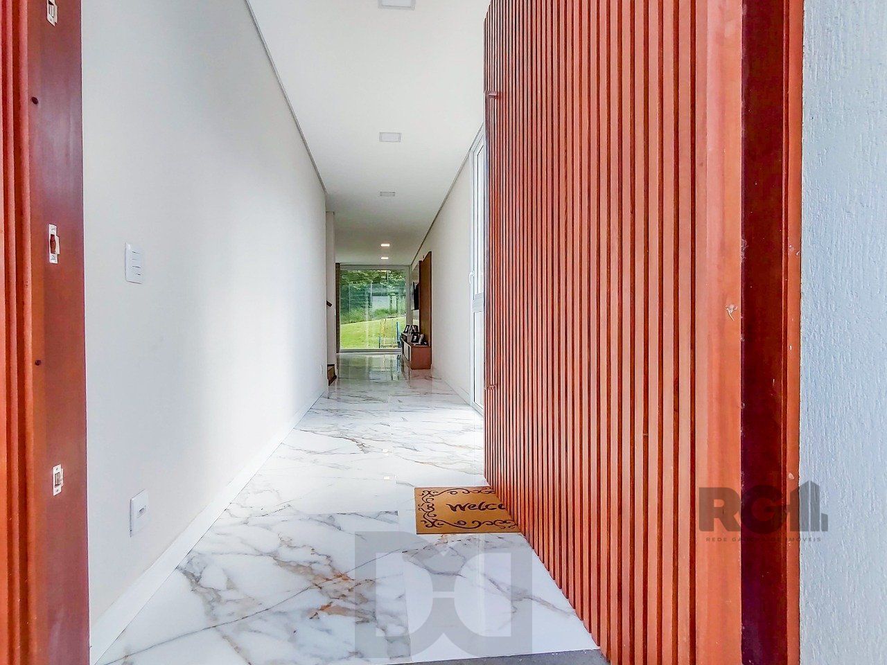 Casa com 284m² - em terreno de 566m² - Alphaville Porto Alegre — foto 3