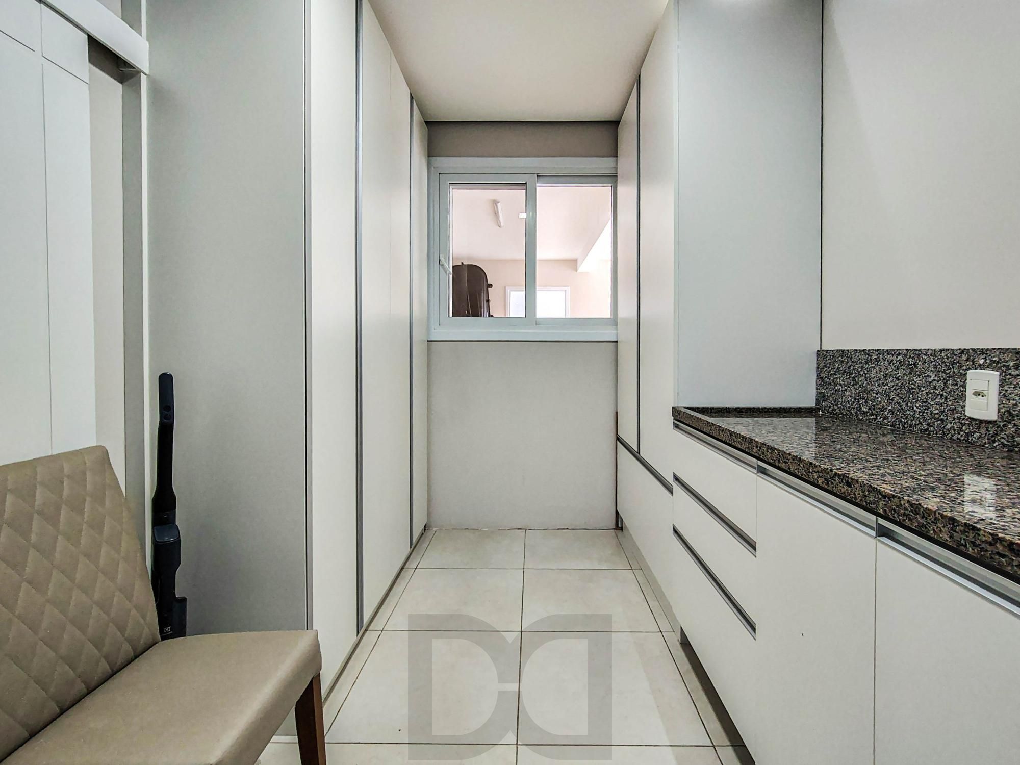 Casa mobiliada com 377m² com 4 dormitórios — foto 25