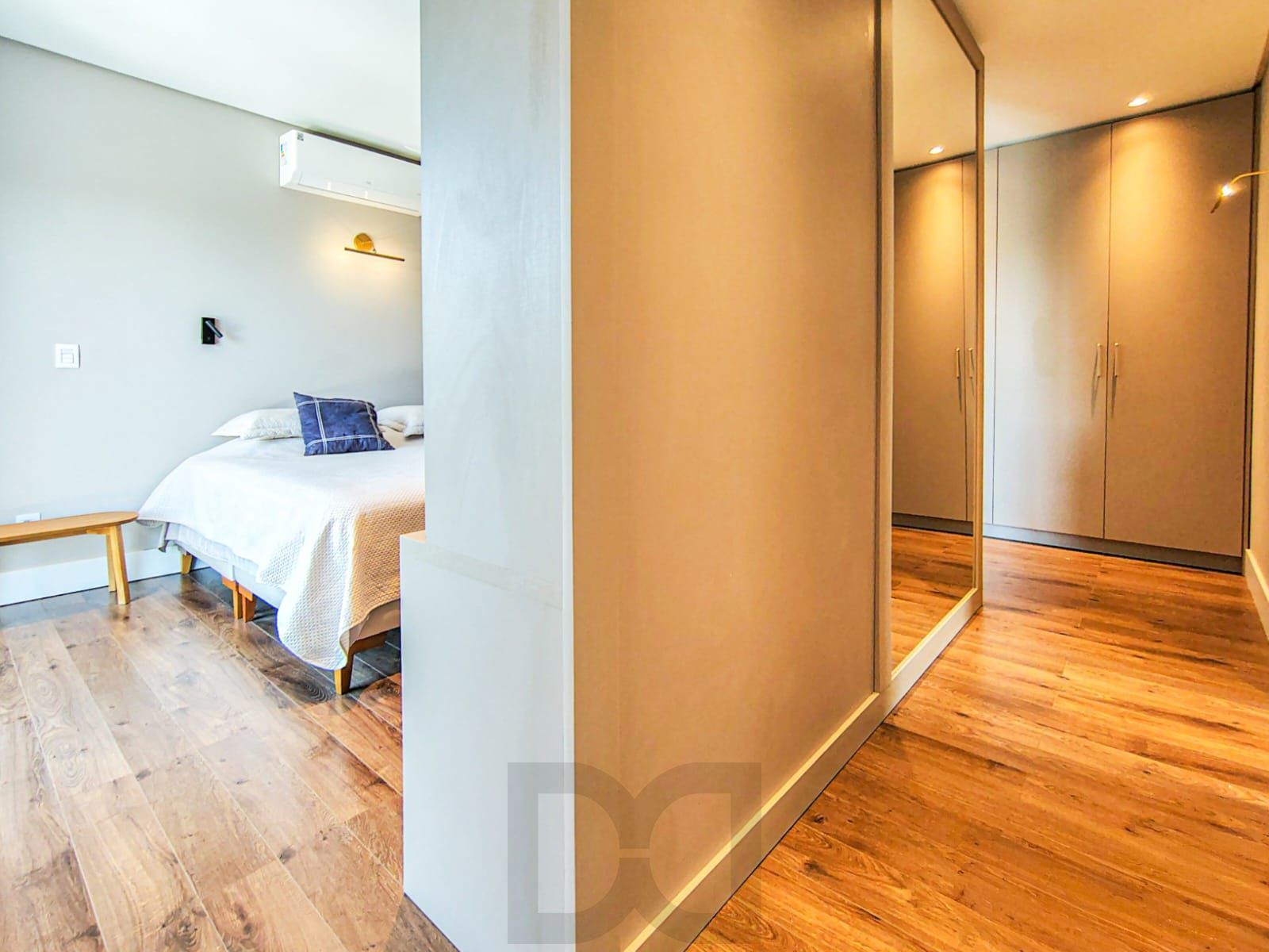 Casa mobiliada em condomínio Alphaville com 4 suítes, área verde nos fundos e piscina — foto 30
