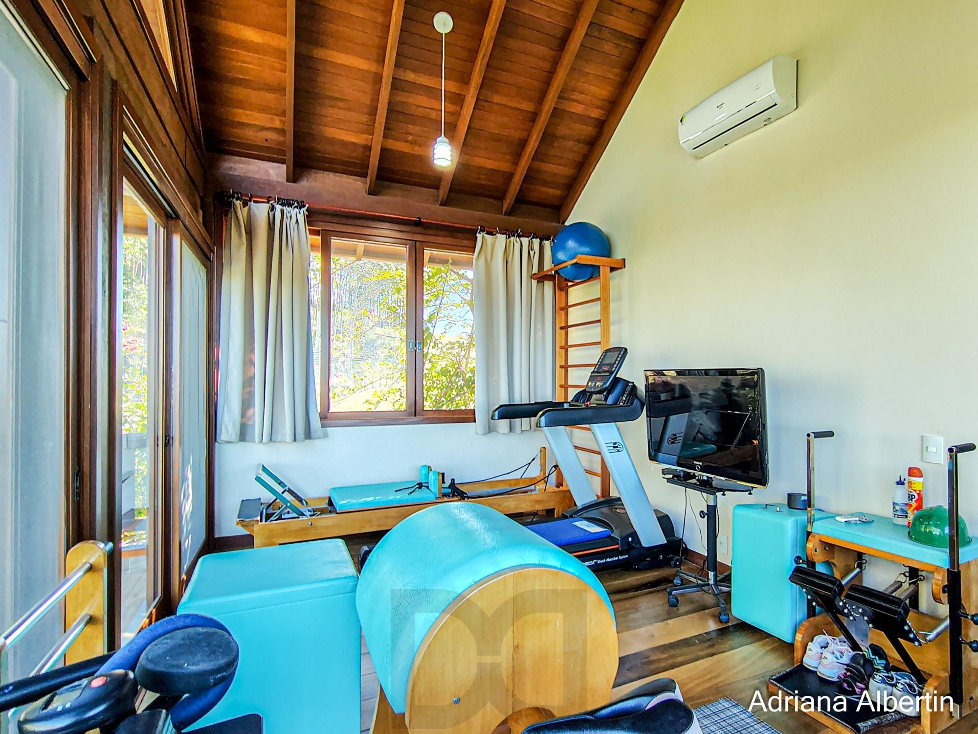 Casa estilo sítio no Alphaville Porto Alegre | Lago com carpas, pomar e vista permanente para o verde — foto 46