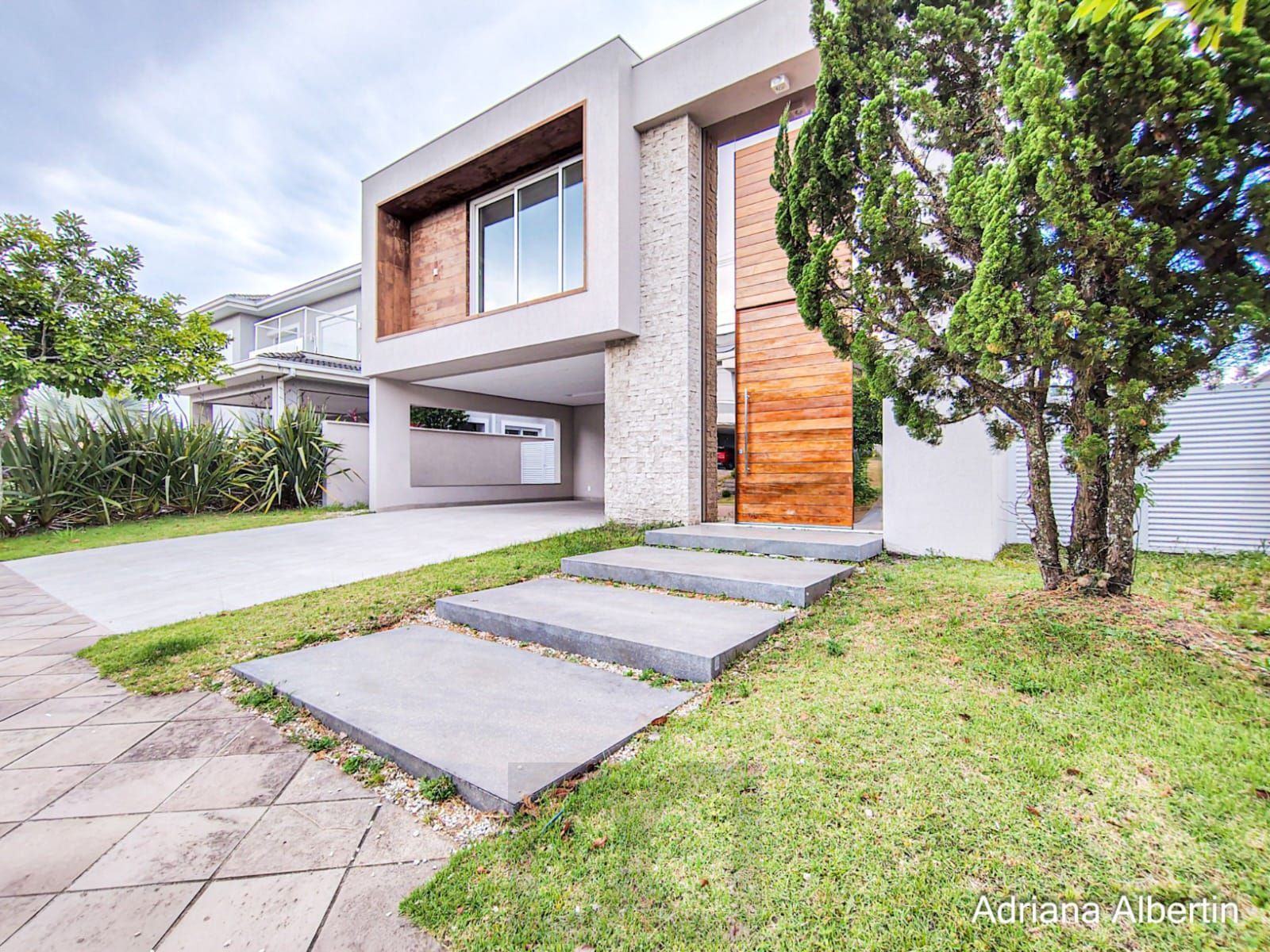 Casa com 400m² e 4 suítes — foto 2