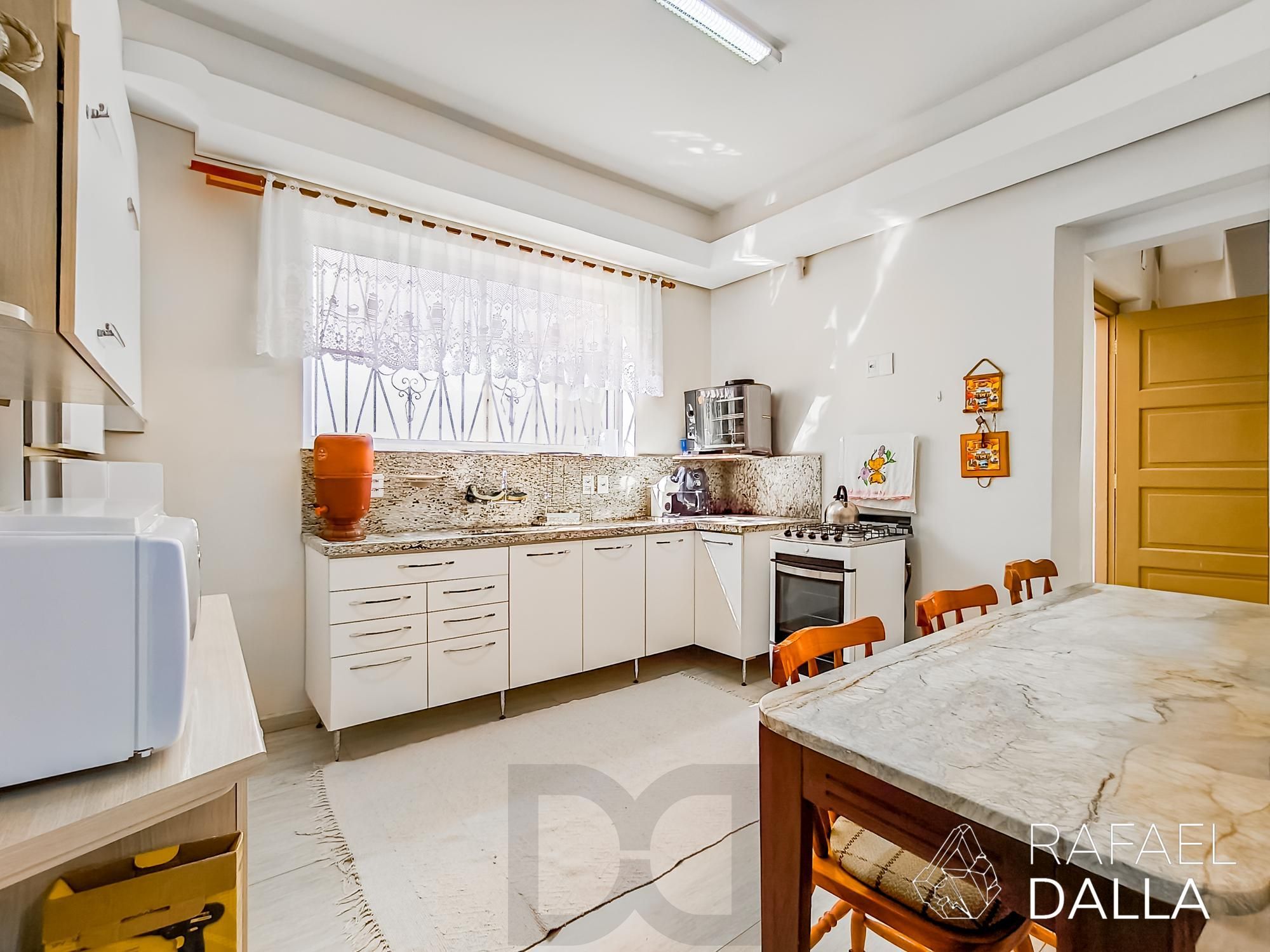 Casa com piscina e 5 vagas em frente ao Zaffari na Luiz Afonso — foto 11